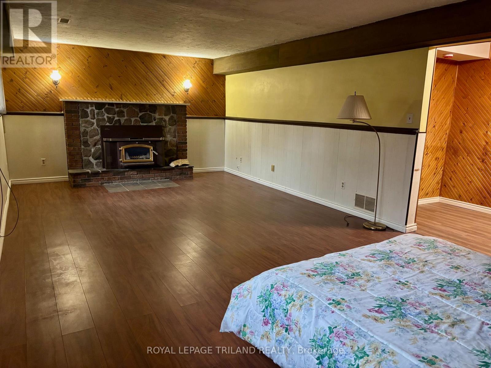 358 Helen Drive, Strathroy-Caradoc, Ontario  N7G 3M4 - Photo 22 - X12565522