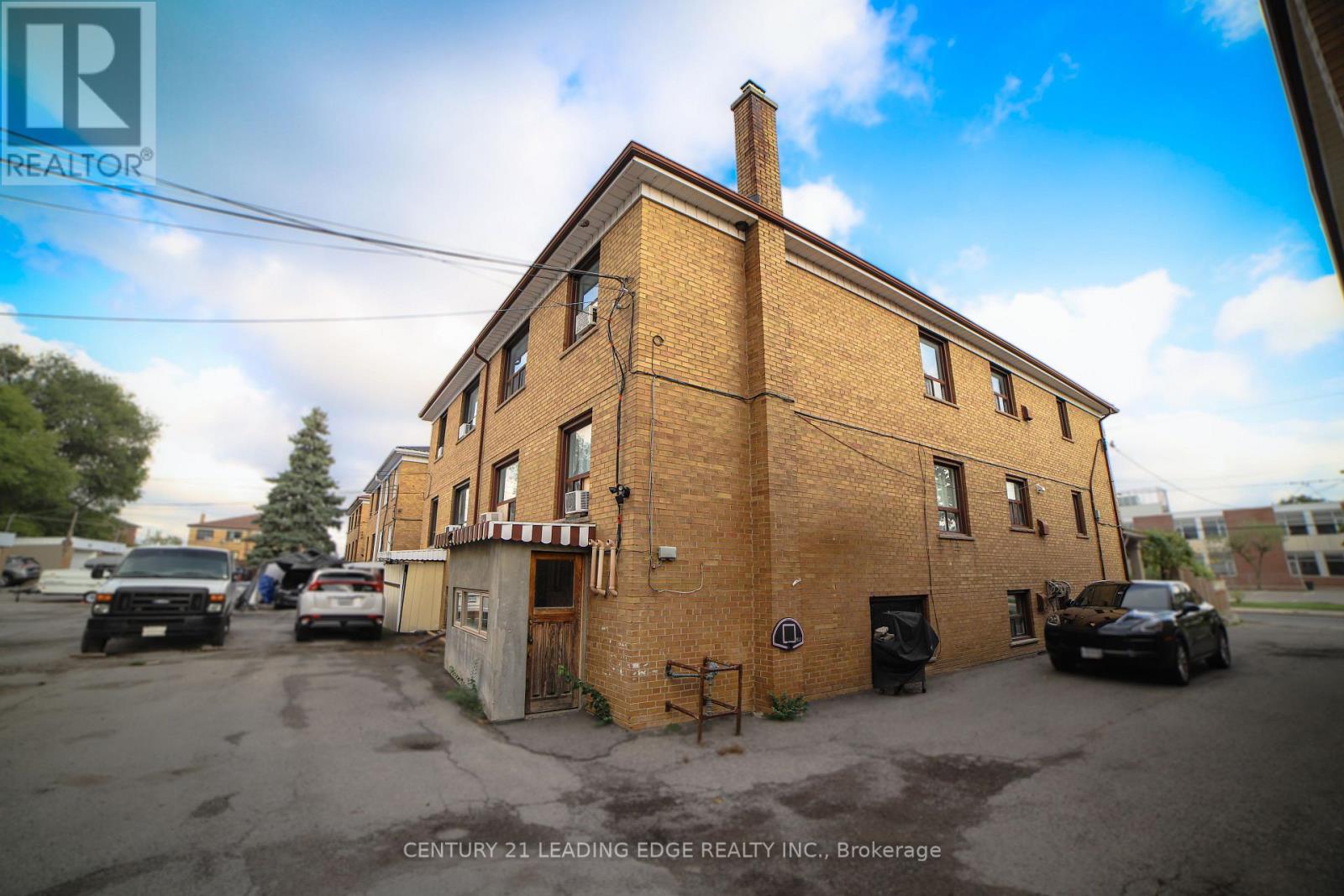 2nd Fl - 152 Overbrook Place, Toronto, Ontario  M3H 4P9 - Photo 12 - C12566336