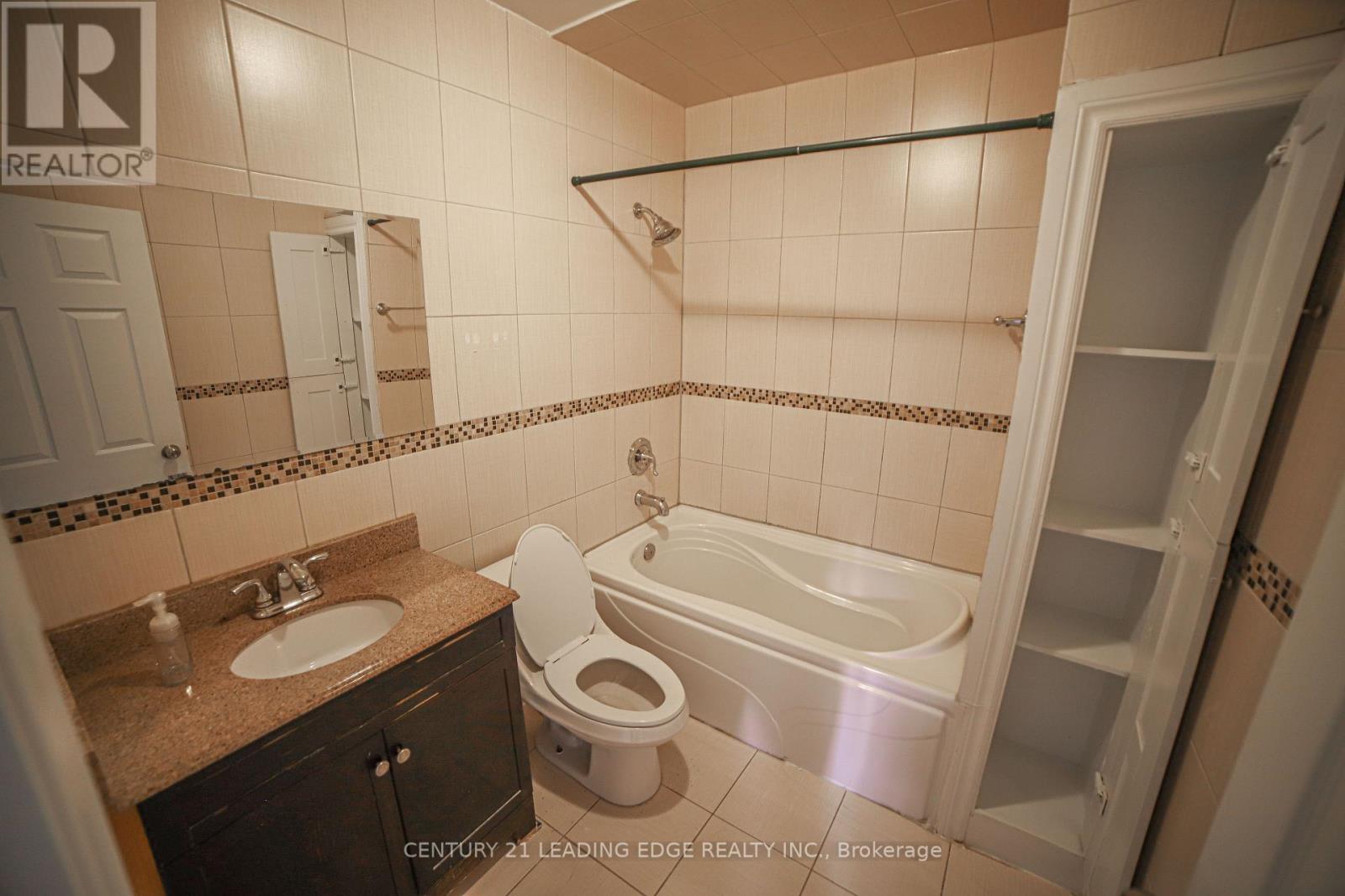 2nd Fl - 152 Overbrook Place, Toronto, Ontario  M3H 4P9 - Photo 16 - C12566336