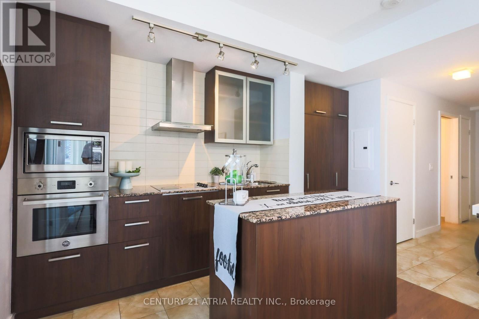 1002 - 14 York Street, Toronto, Ontario  M5J 0B1 - Photo 7 - C12566352