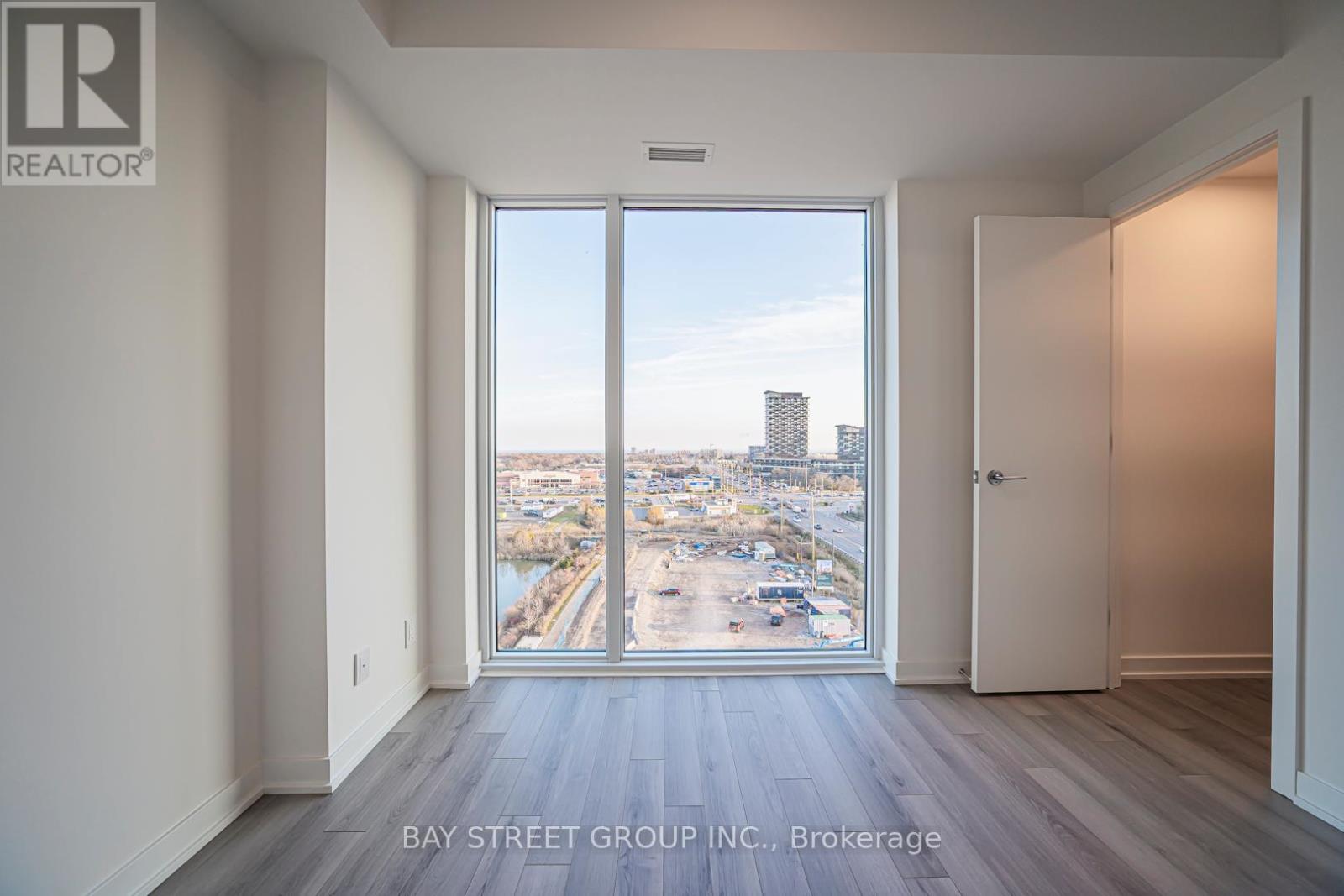 1004 - 3071 Trafalgar Road, Oakville, Ontario  L6H 8C6 - Photo 22 - W12524792