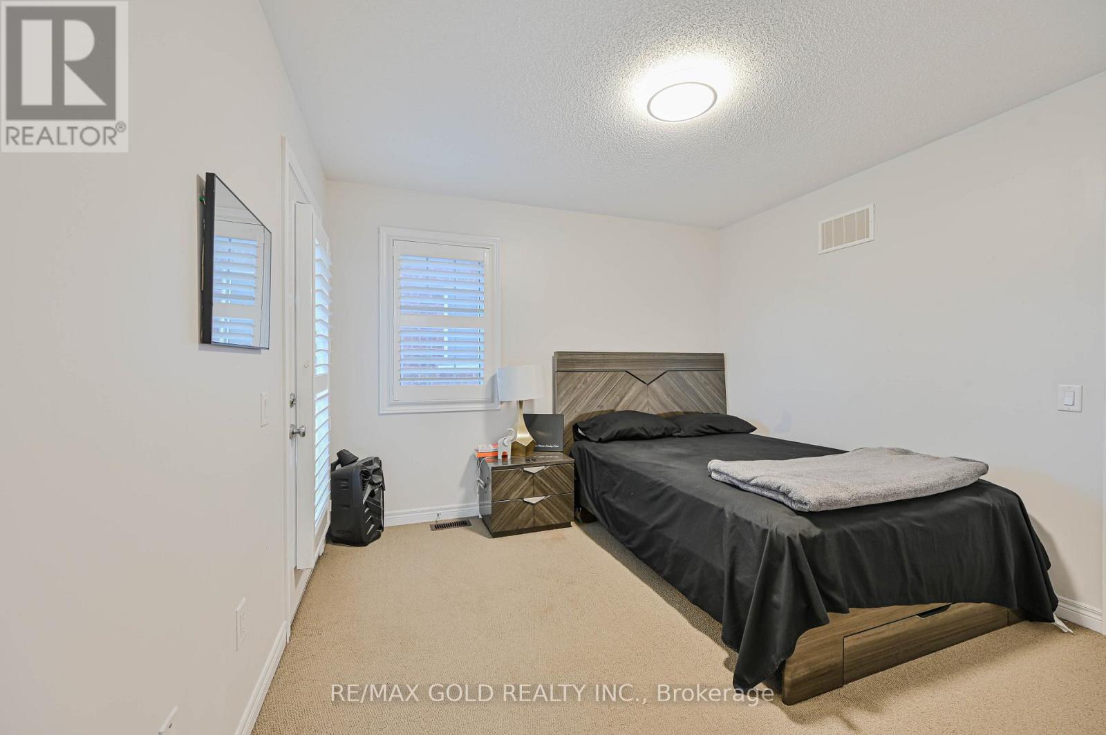 66 Kalmia Road, Brampton, Ontario  L6X 4N4 - Photo 23 - W12565636