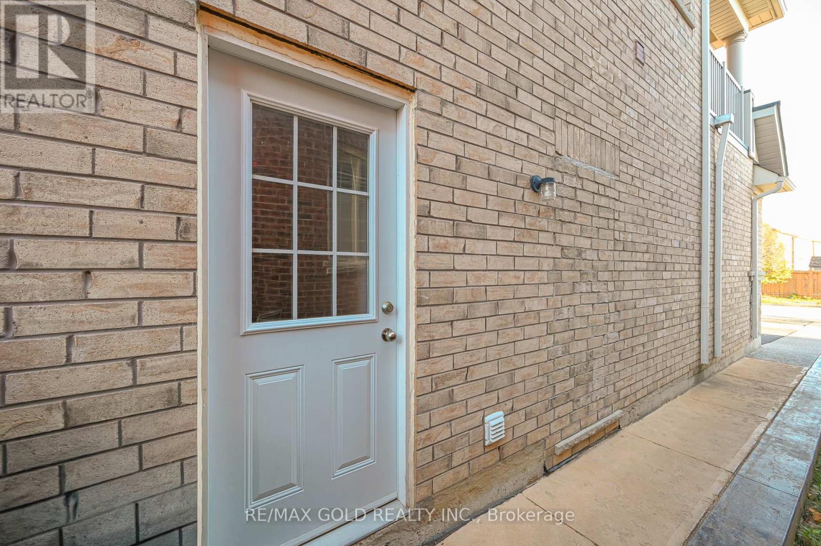 66 Kalmia Road, Brampton, Ontario  L6X 4N4 - Photo 45 - W12565636