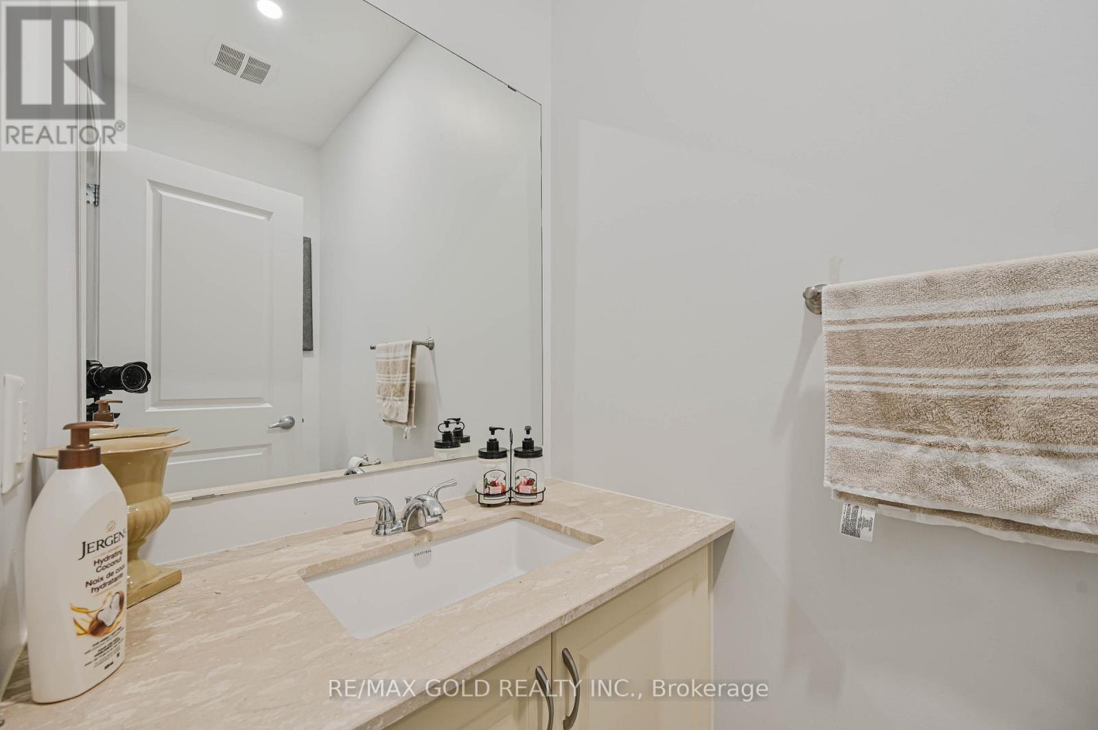 66 Kalmia Road, Brampton, Ontario  L6X 4N4 - Photo 14 - W12565636