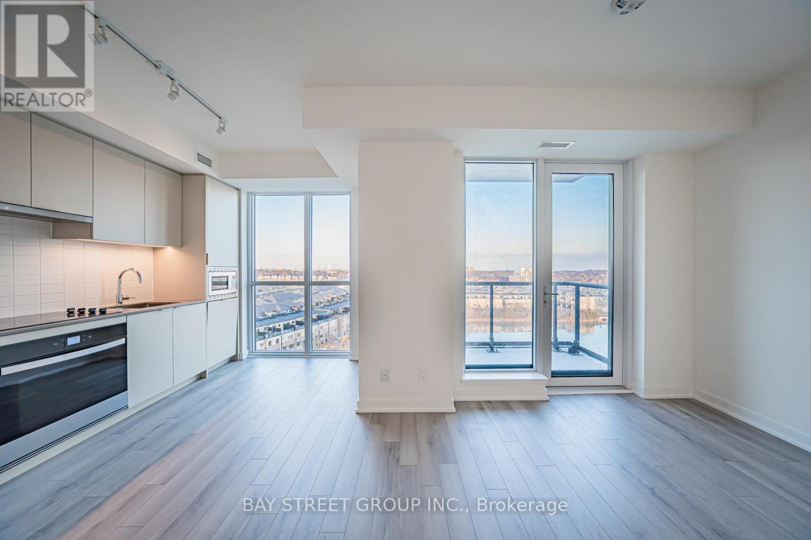 1004 - 3071 Trafalgar Road, Oakville, Ontario  L6H 8C6 - Photo 10 - W12524792