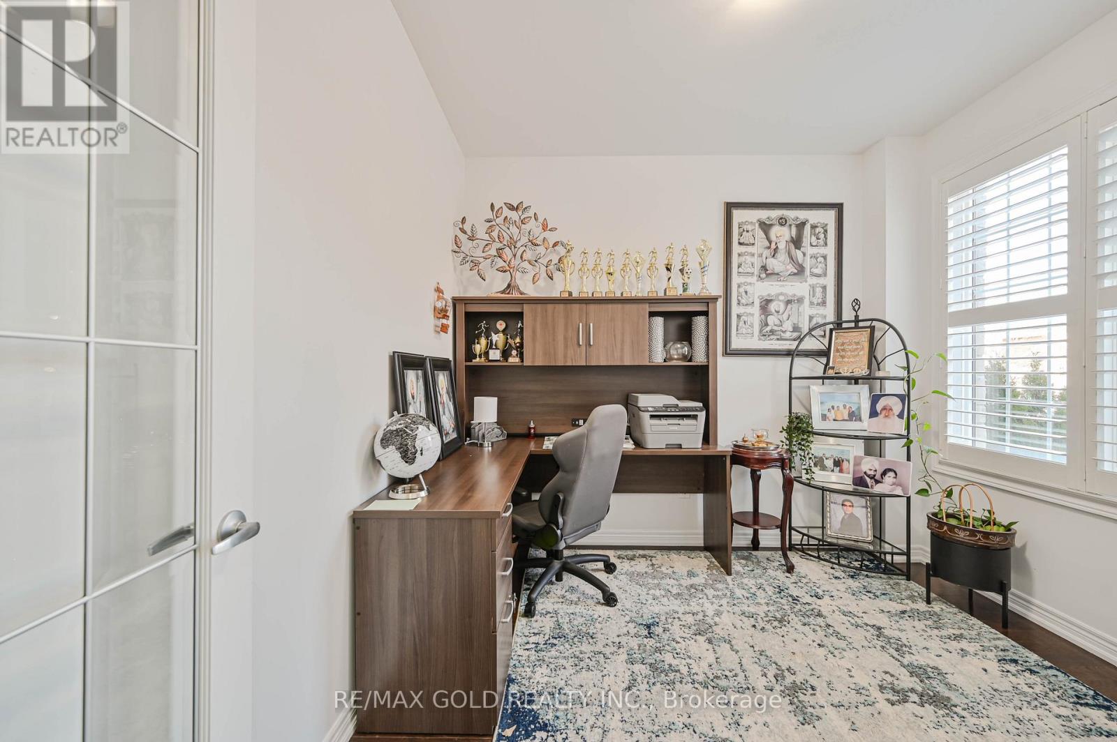 66 Kalmia Road, Brampton, Ontario  L6X 4N4 - Photo 4 - W12565636