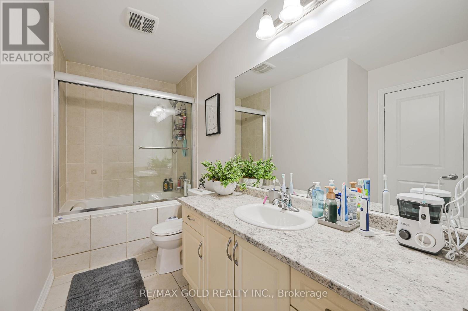 66 Kalmia Road, Brampton, Ontario  L6X 4N4 - Photo 25 - W12565636