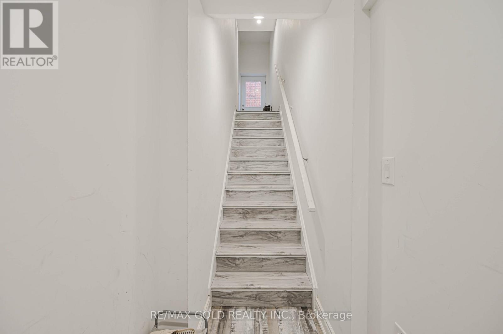 66 Kalmia Road, Brampton, Ontario  L6X 4N4 - Photo 32 - W12565636