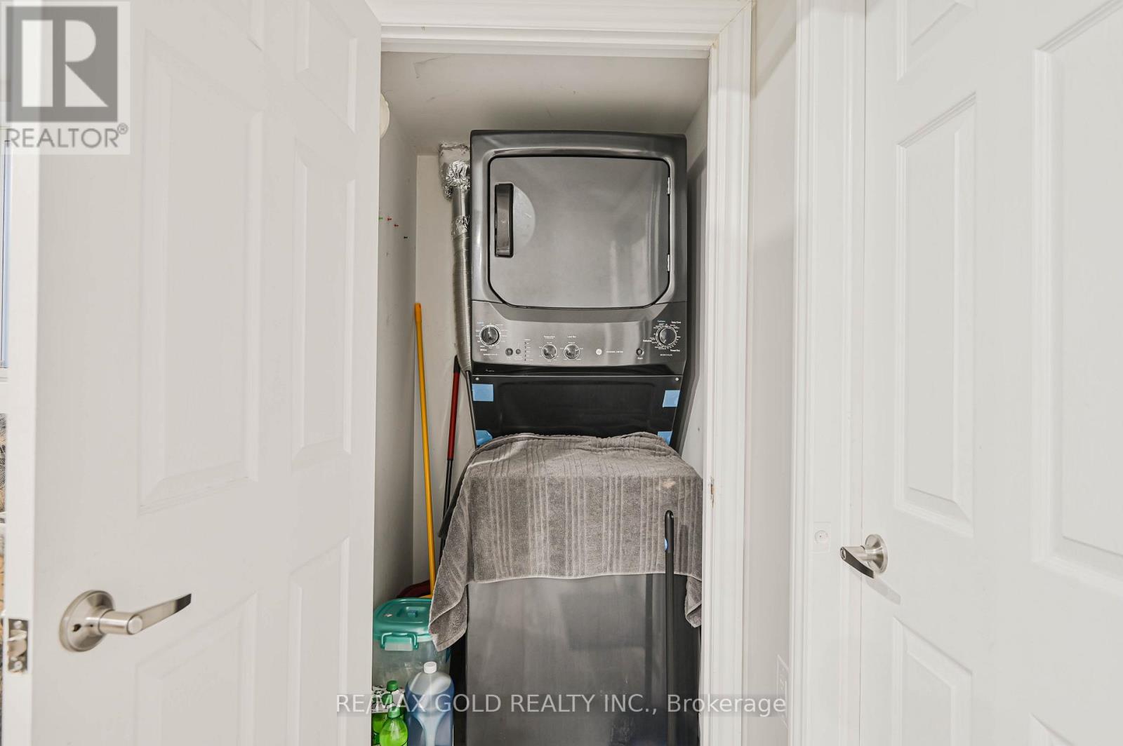 66 Kalmia Road, Brampton, Ontario  L6X 4N4 - Photo 44 - W12565636