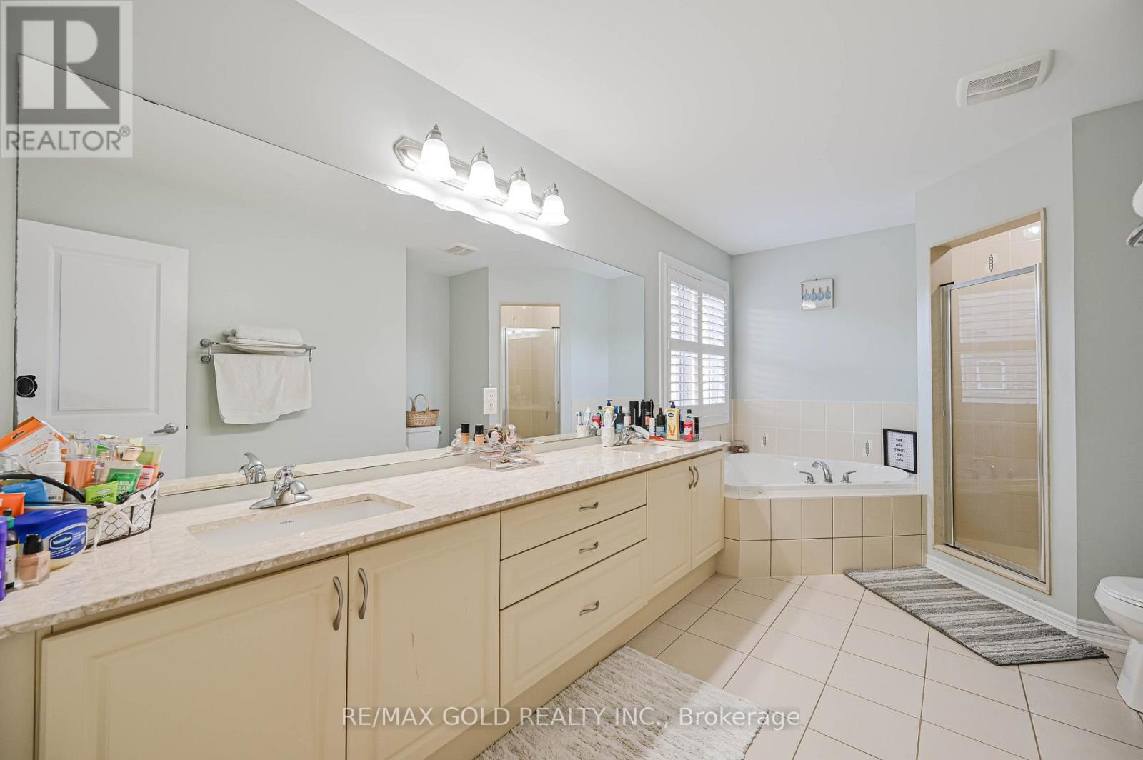 66 Kalmia Road, Brampton, Ontario  L6X 4N4 - Photo 19 - W12565636