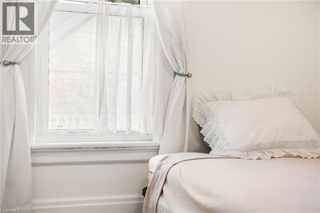 118 Krug Street, Kitchener, Ontario  N2H 2Y2 - Photo 35 - 40788359