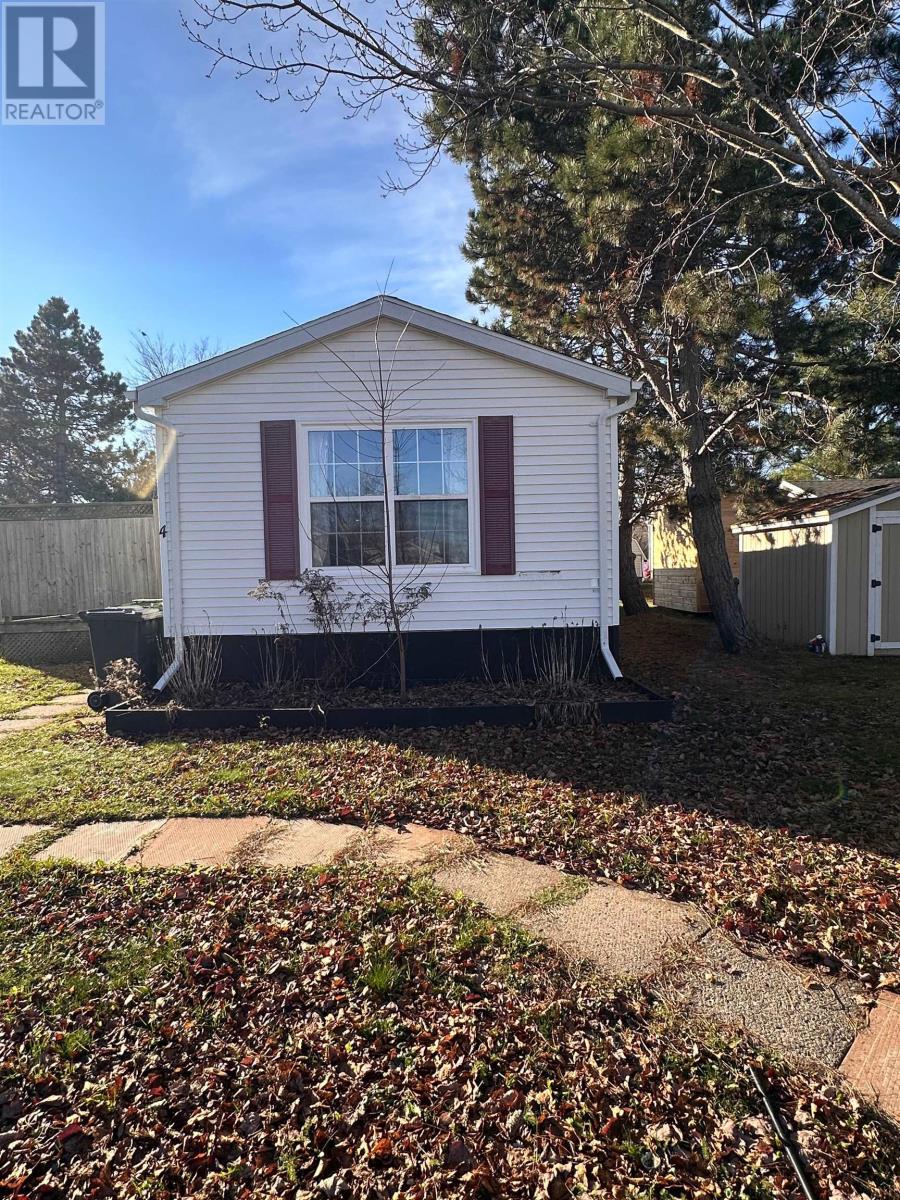 4 Spinnaker Crescent, Charlottetown, Prince Edward Island  C1C 1M5 - Photo 1 - 202528381