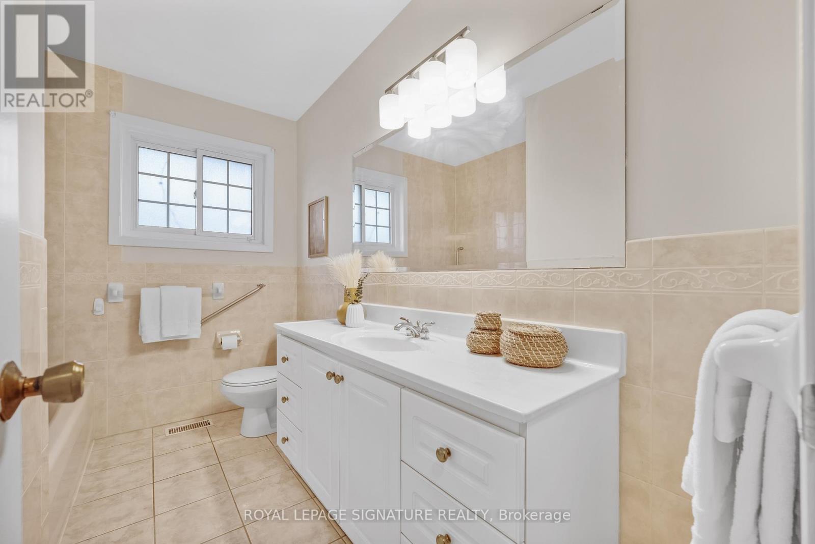 38 Lochleven Drive, Toronto, Ontario  M1M 3S2 - Photo 17 - E12566250