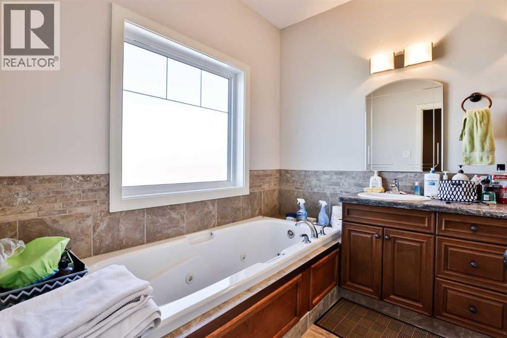 244 Sixmile Common S, Lethbridge, Alberta  T1K 5S7 - Photo 16 - A2259609