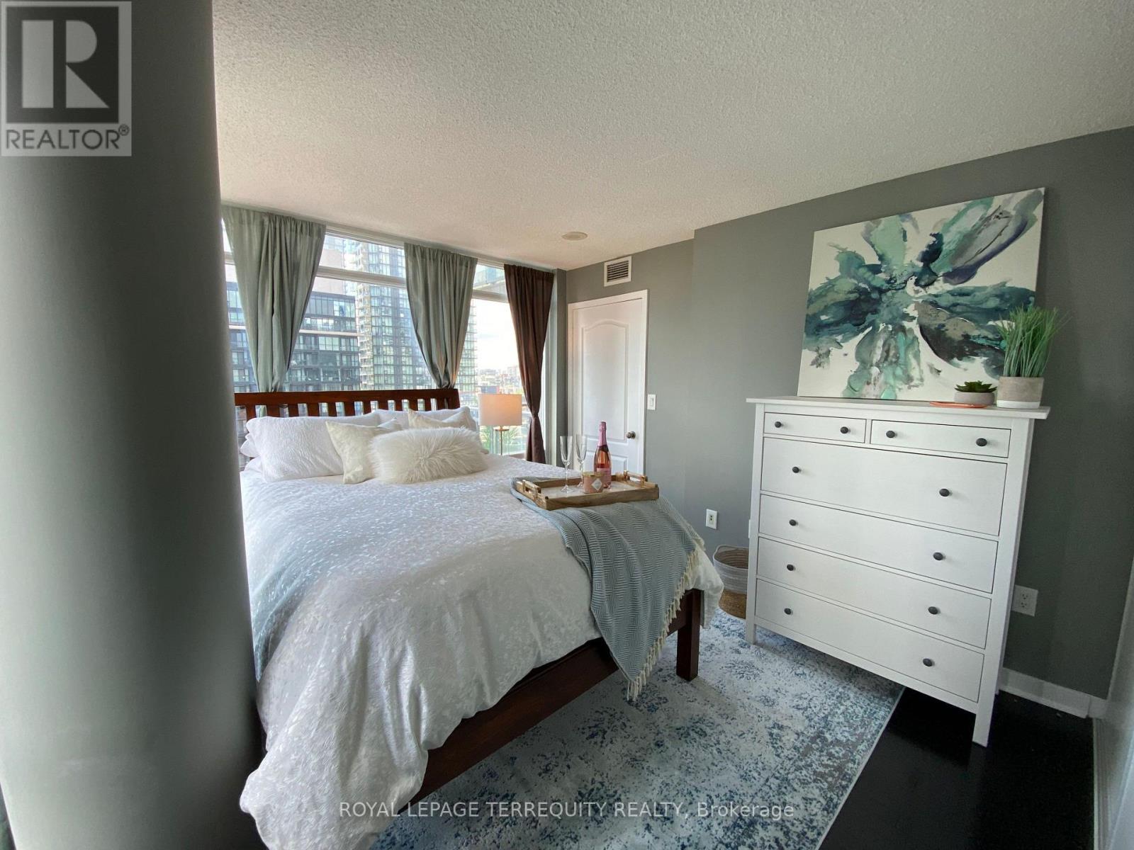 1718 - 4k Spadina Avenue, Toronto, Ontario  M5V 3Y9 - Photo 12 - C12565656