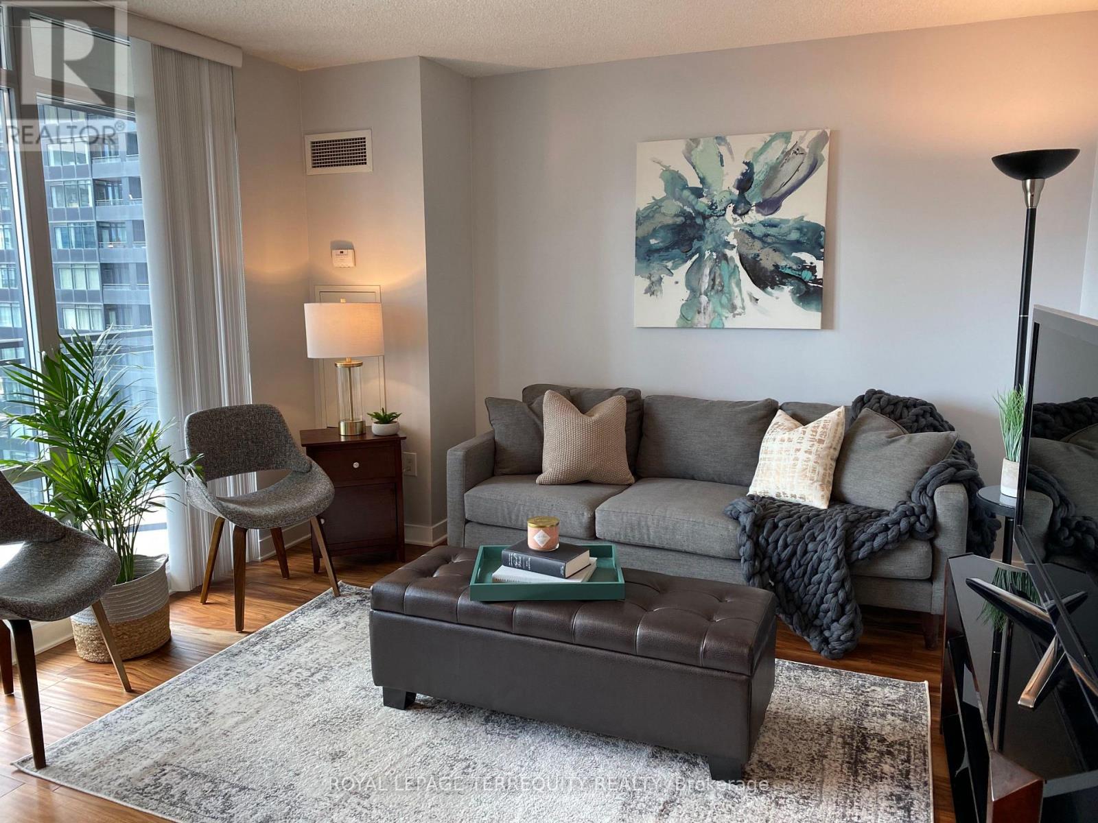 1718 - 4k Spadina Avenue, Toronto, Ontario  M5V 3Y9 - Photo 4 - C12565656