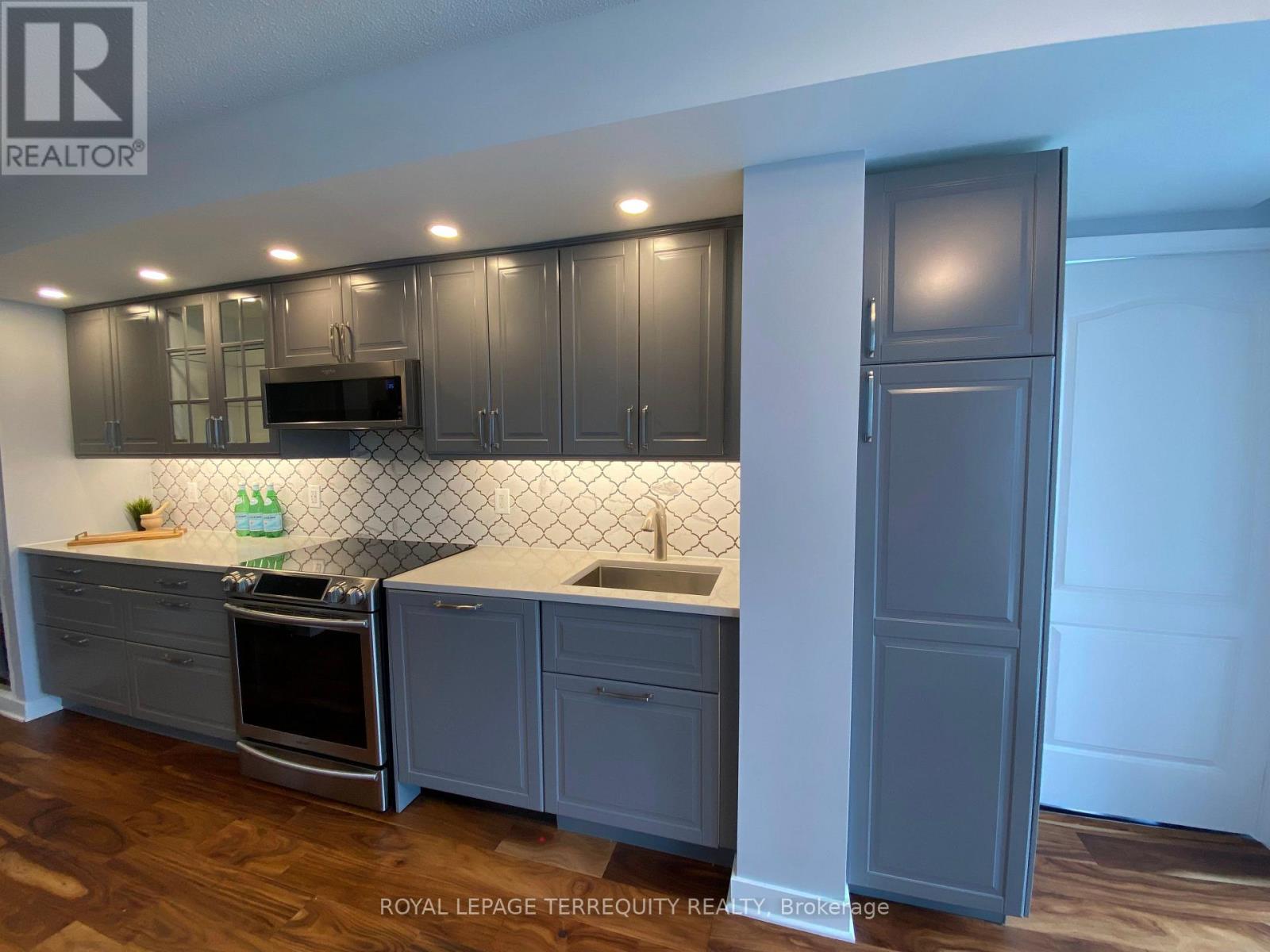 1718 - 4k Spadina Avenue, Toronto, Ontario  M5V 3Y9 - Photo 8 - C12565656