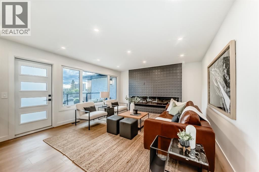 26 Dalgetty Place Nw, Calgary, Alberta  T3A 1H9 - Photo 2 - A2261767