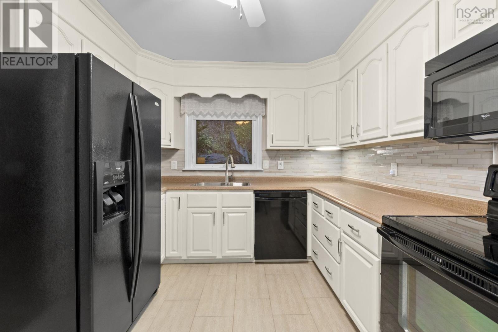 10 Plymouth Street, Halifax, Nova Scotia  B3M 2S2 - Photo 13 - 202528301