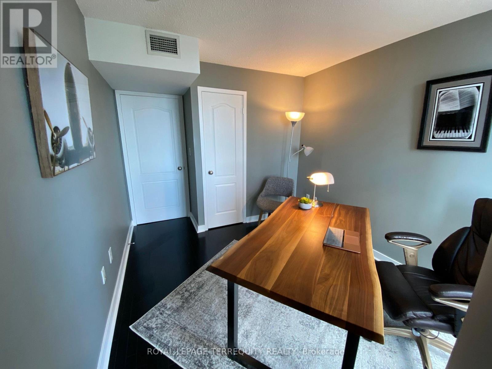 1718 - 4k Spadina Avenue, Toronto, Ontario  M5V 3Y9 - Photo 16 - C12565656