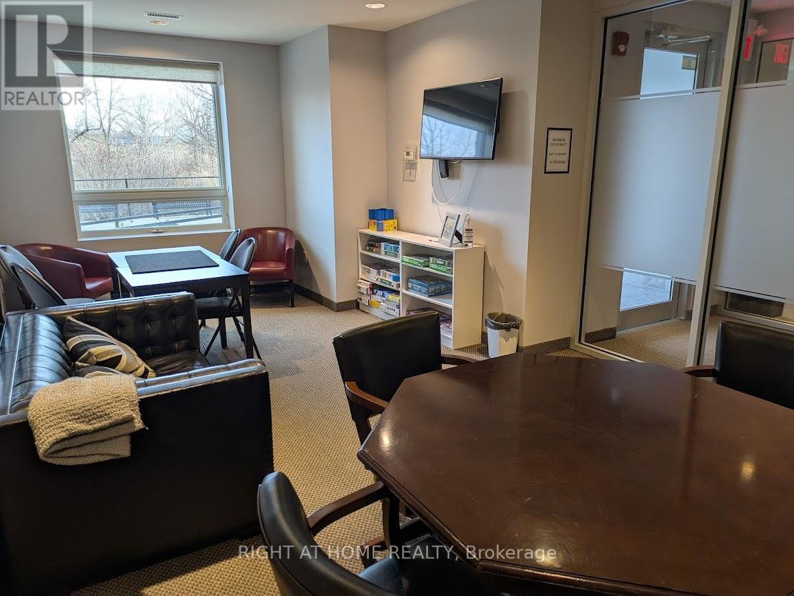 408 - 33 Whitmer Street, Milton, Ontario  L9T 8P9 - Photo 34 - W12565420