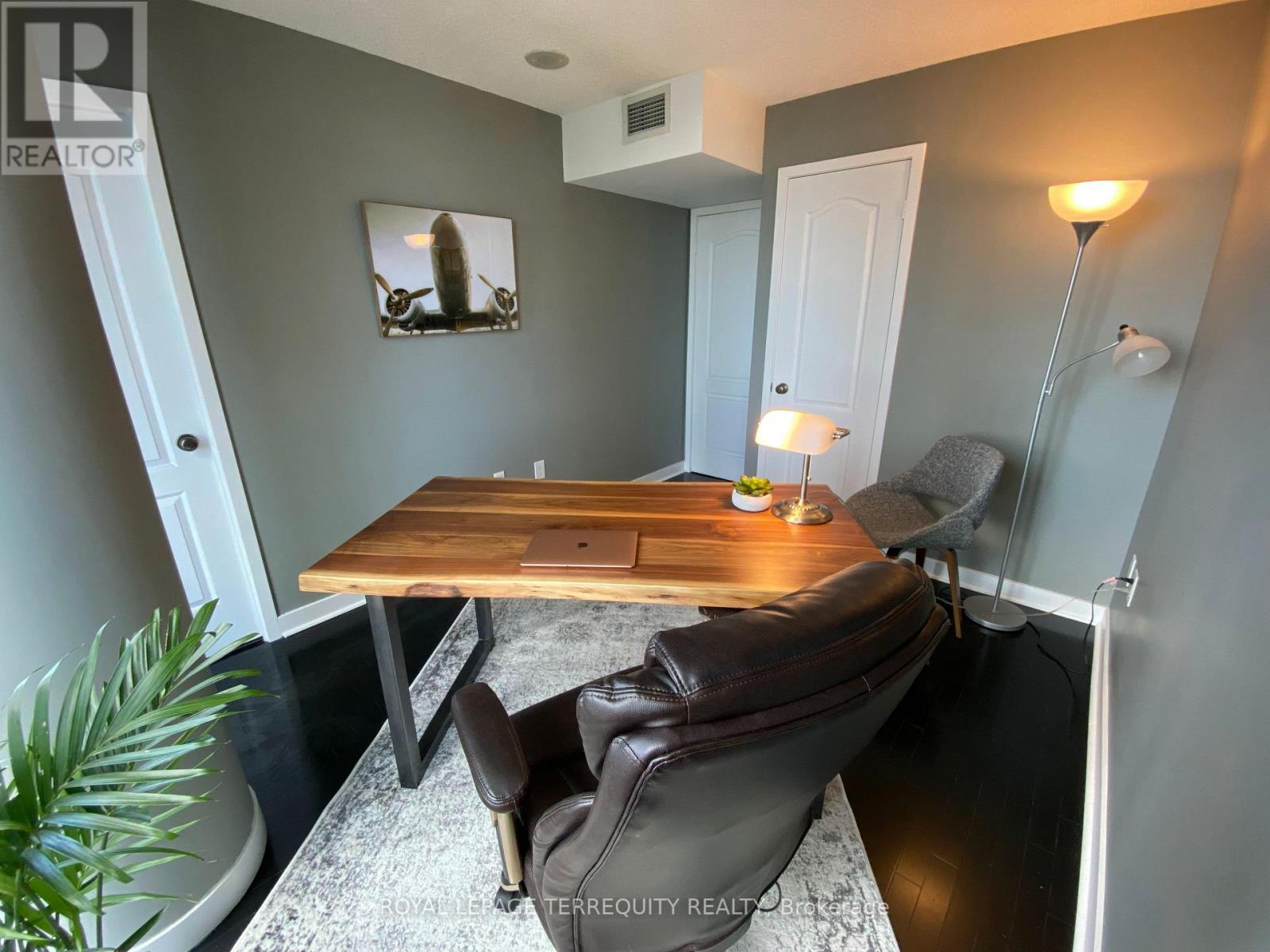 1718 - 4k Spadina Avenue, Toronto, Ontario  M5V 3Y9 - Photo 17 - C12565656