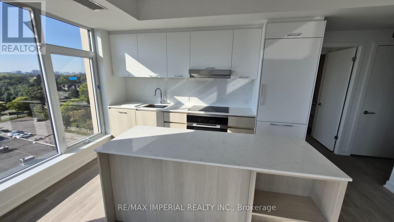 819 - 8188 Yonge Street S, Vaughan, Ontario  L4J 0M2 - Photo 5 - N12566256