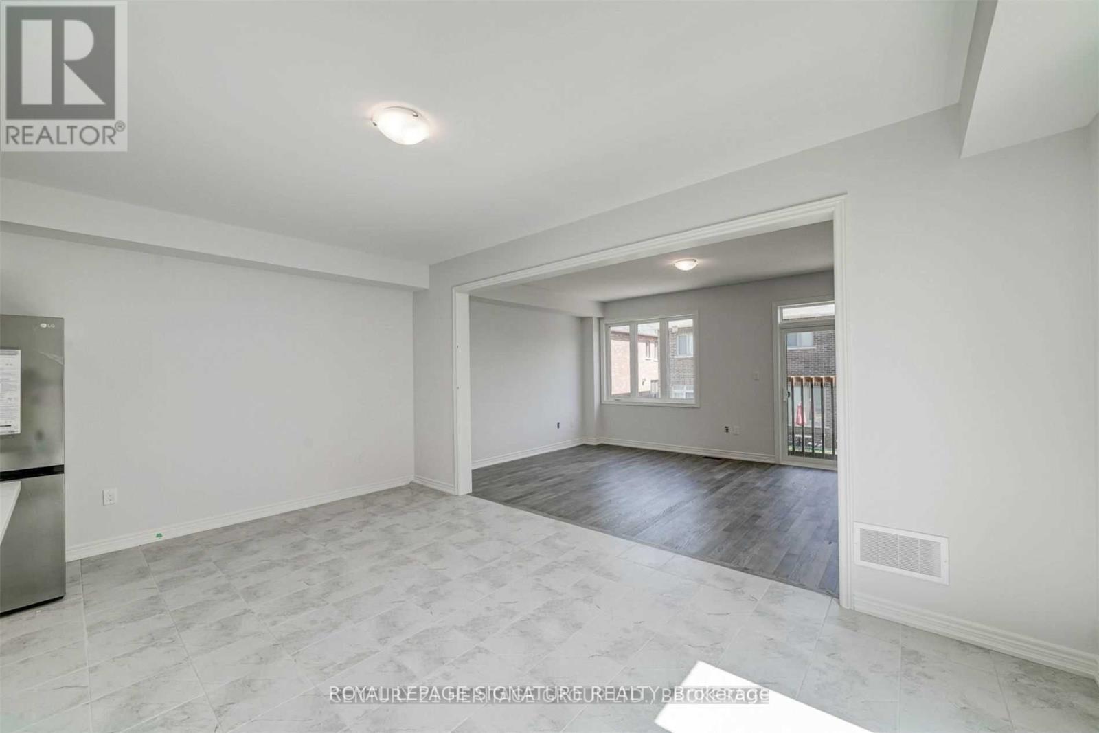 5 Frederick Taylor Way, East Gwillimbury, Ontario  L0G 1M0 - Photo 14 - N12566282