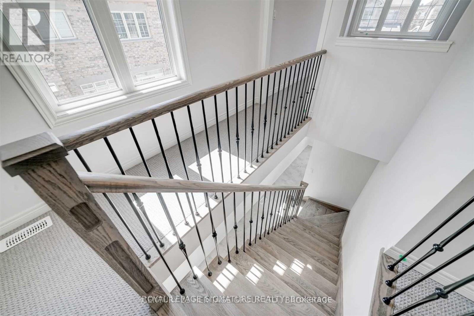 5 Frederick Taylor Way, East Gwillimbury, Ontario  L0G 1M0 - Photo 20 - N12566282