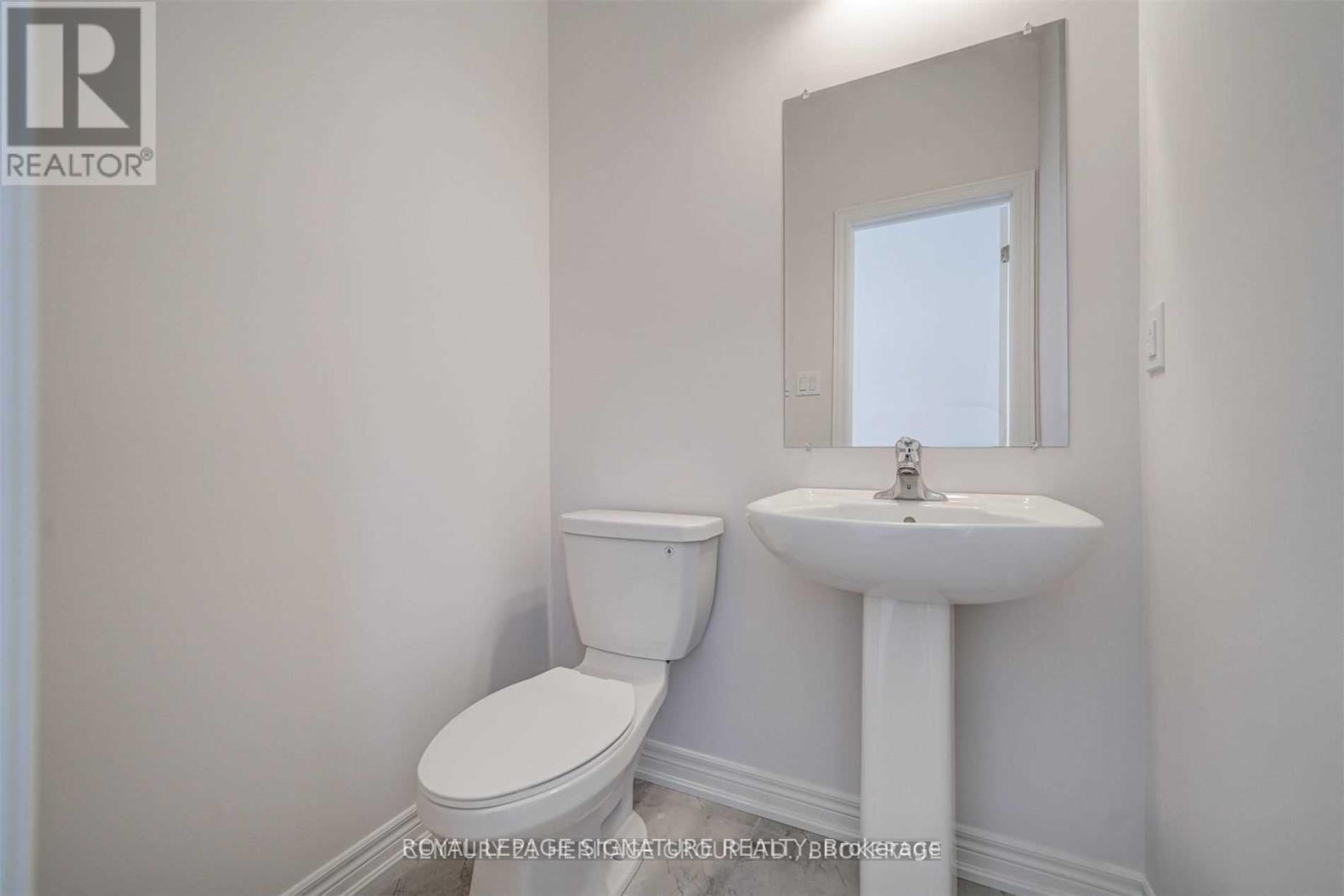 5 Frederick Taylor Way, East Gwillimbury, Ontario  L0G 1M0 - Photo 5 - N12566282