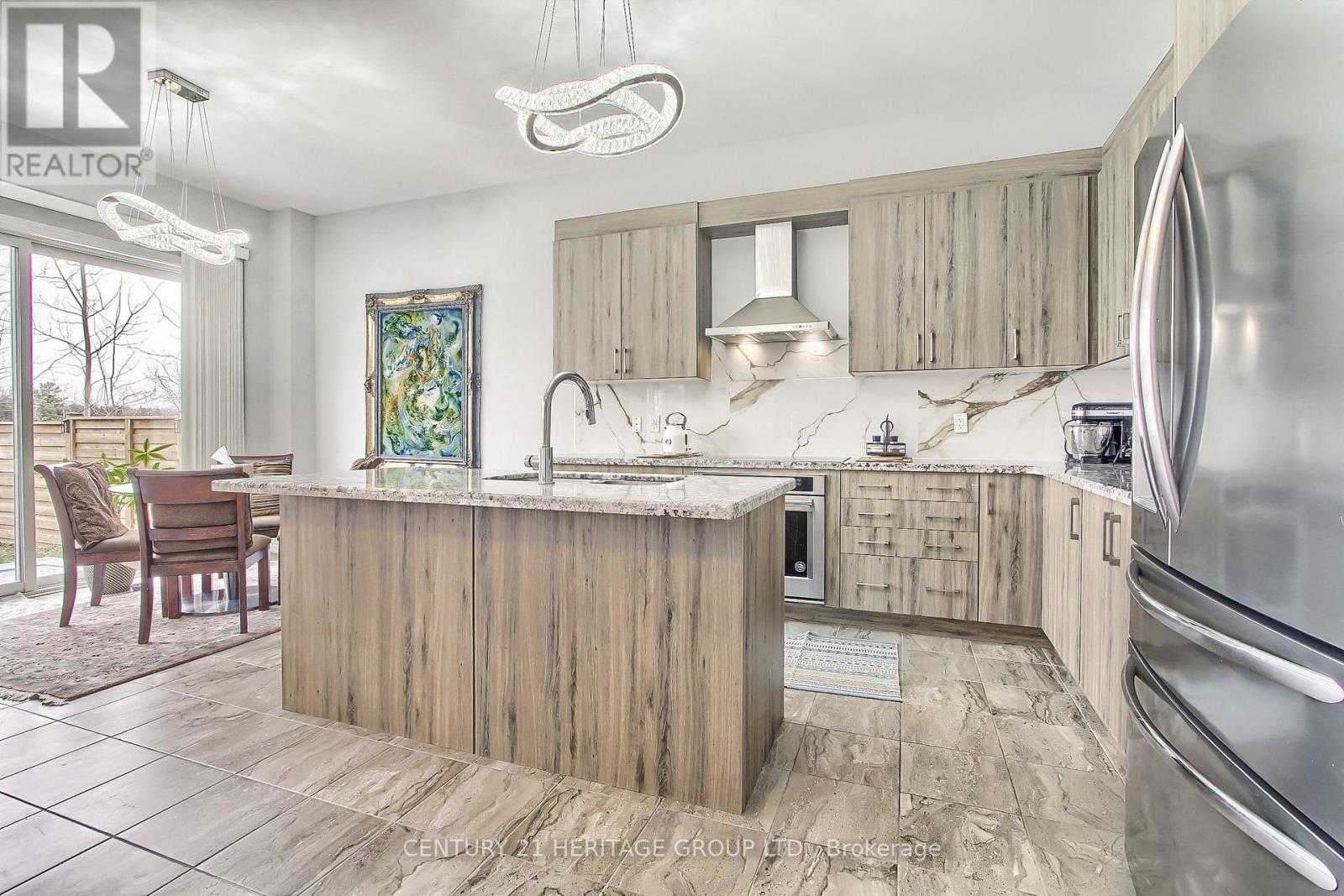 71 Woodhaven Avenue, Aurora, Ontario  L4G 3Y2 - Photo 10 - N12566288