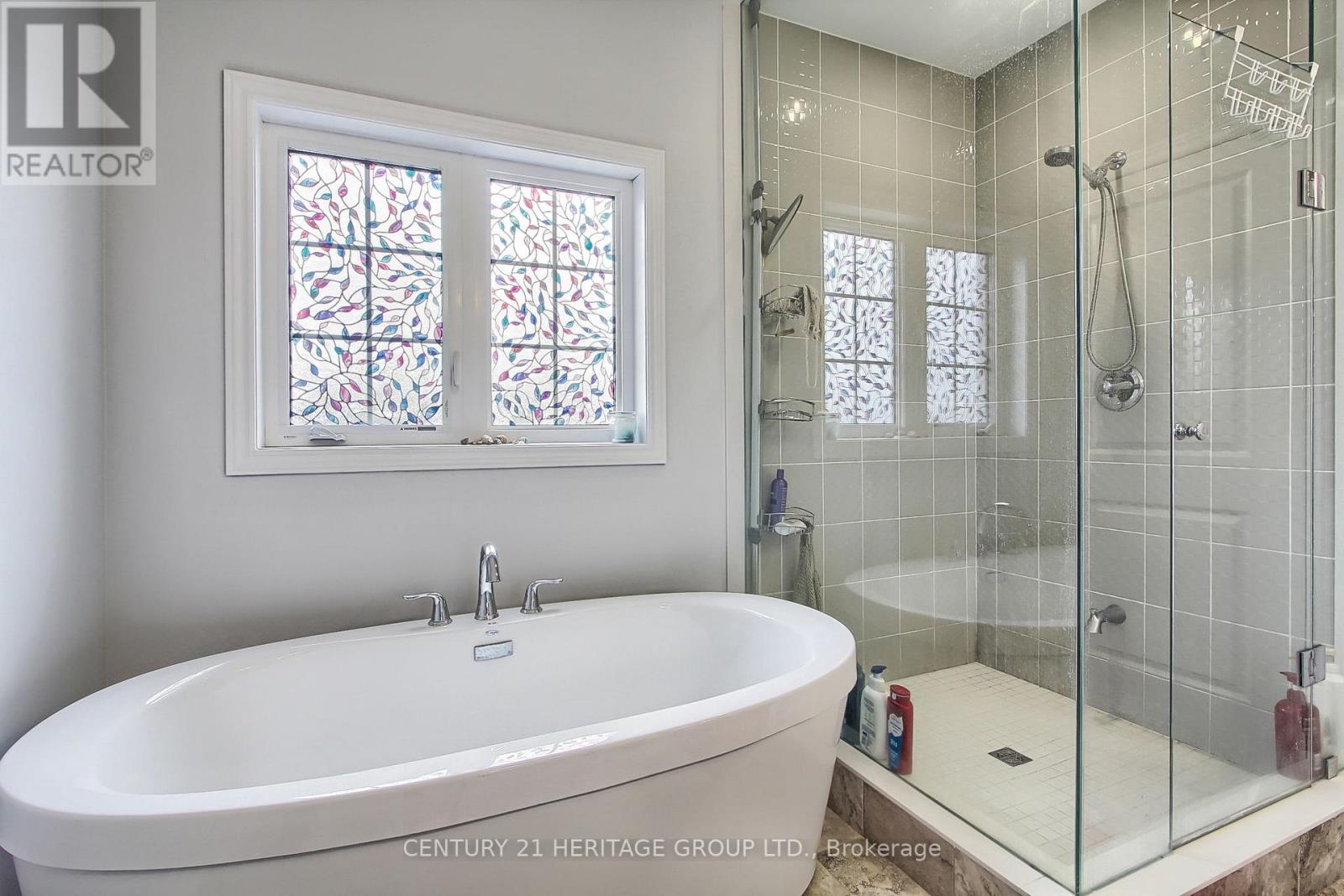 71 Woodhaven Avenue, Aurora, Ontario  L4G 3Y2 - Photo 16 - N12566288