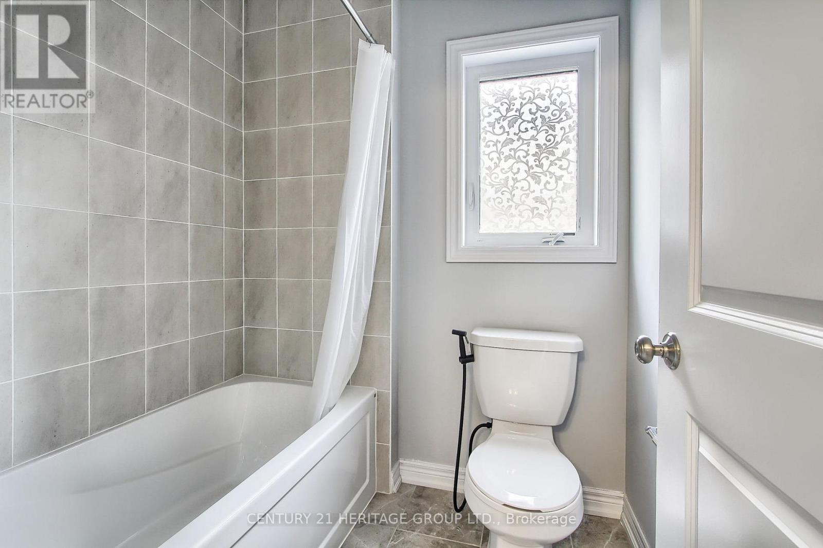 71 Woodhaven Avenue, Aurora, Ontario  L4G 3Y2 - Photo 21 - N12566288