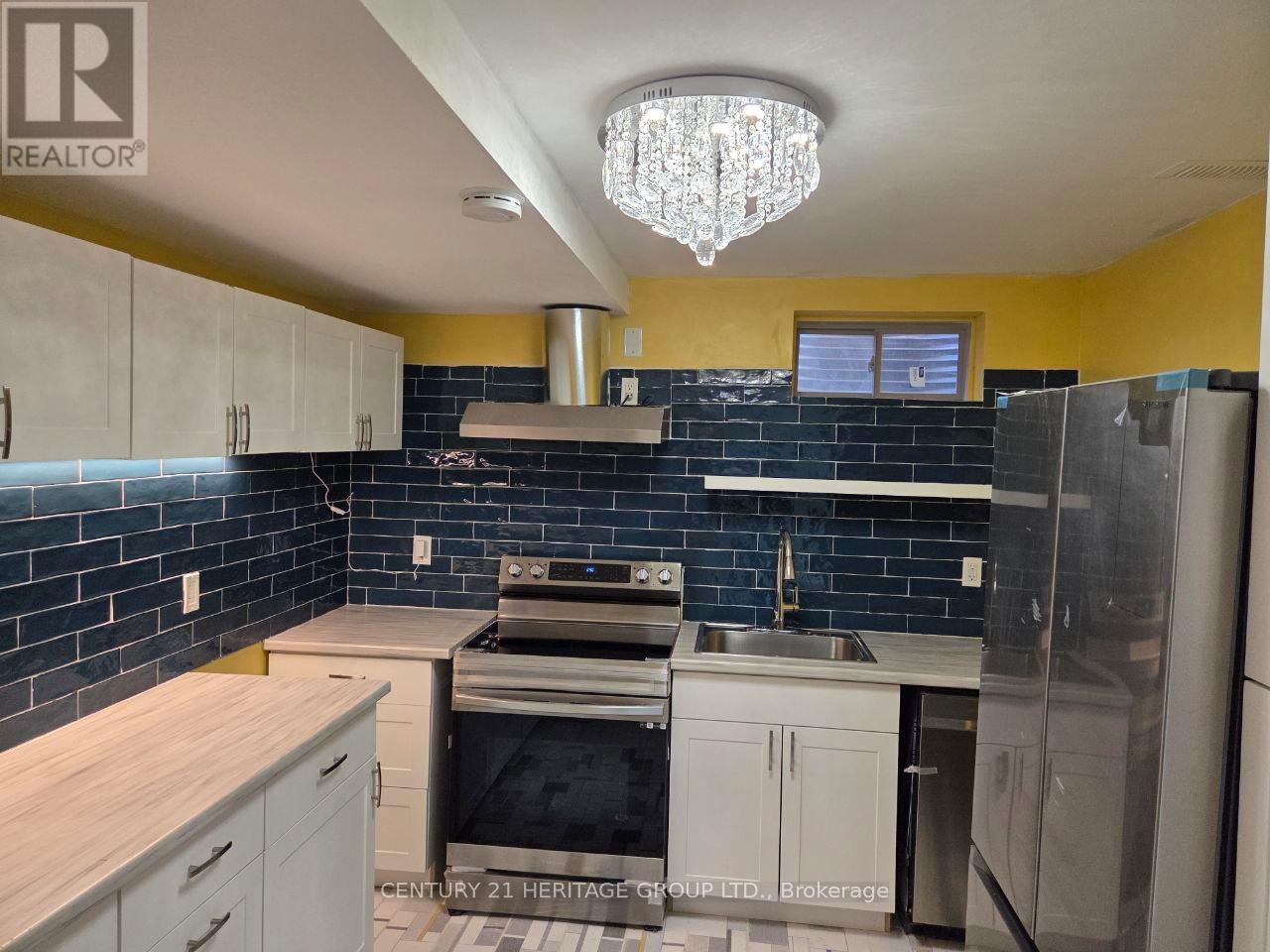 71 Woodhaven Avenue, Aurora, Ontario  L4G 3Y2 - Photo 25 - N12566288