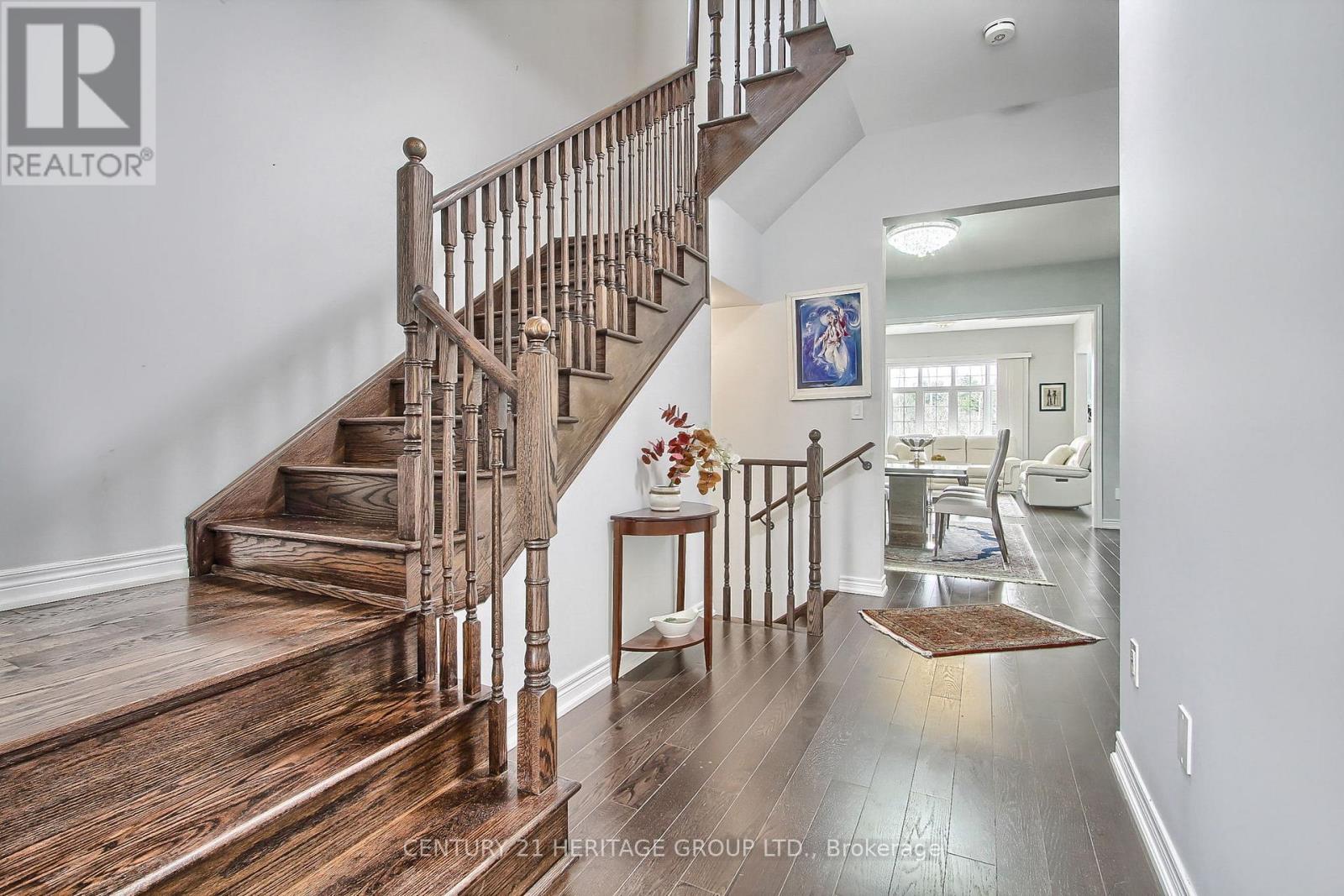 71 Woodhaven Avenue, Aurora, Ontario  L4G 3Y2 - Photo 3 - N12566288