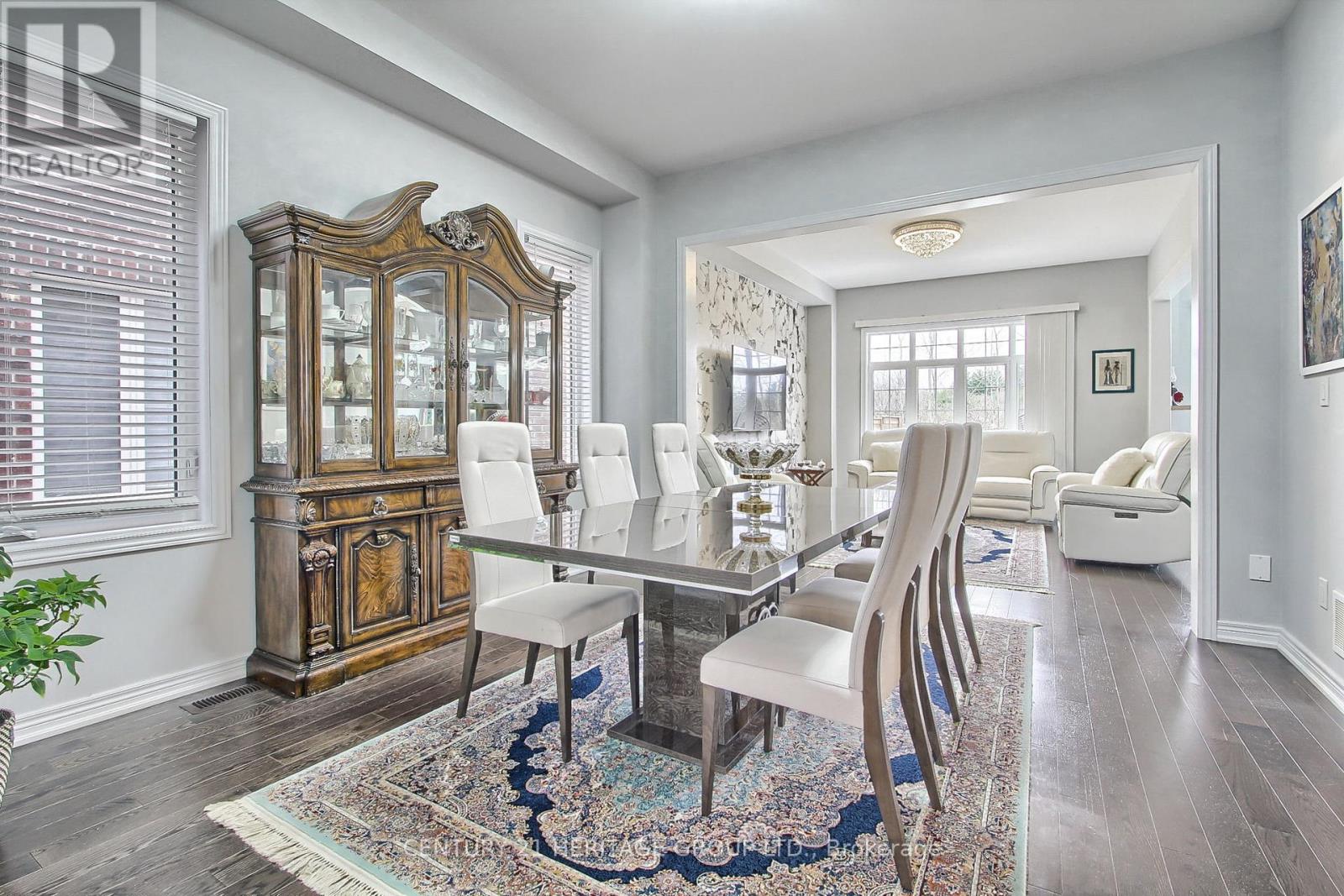 71 Woodhaven Avenue, Aurora, Ontario  L4G 3Y2 - Photo 4 - N12566288