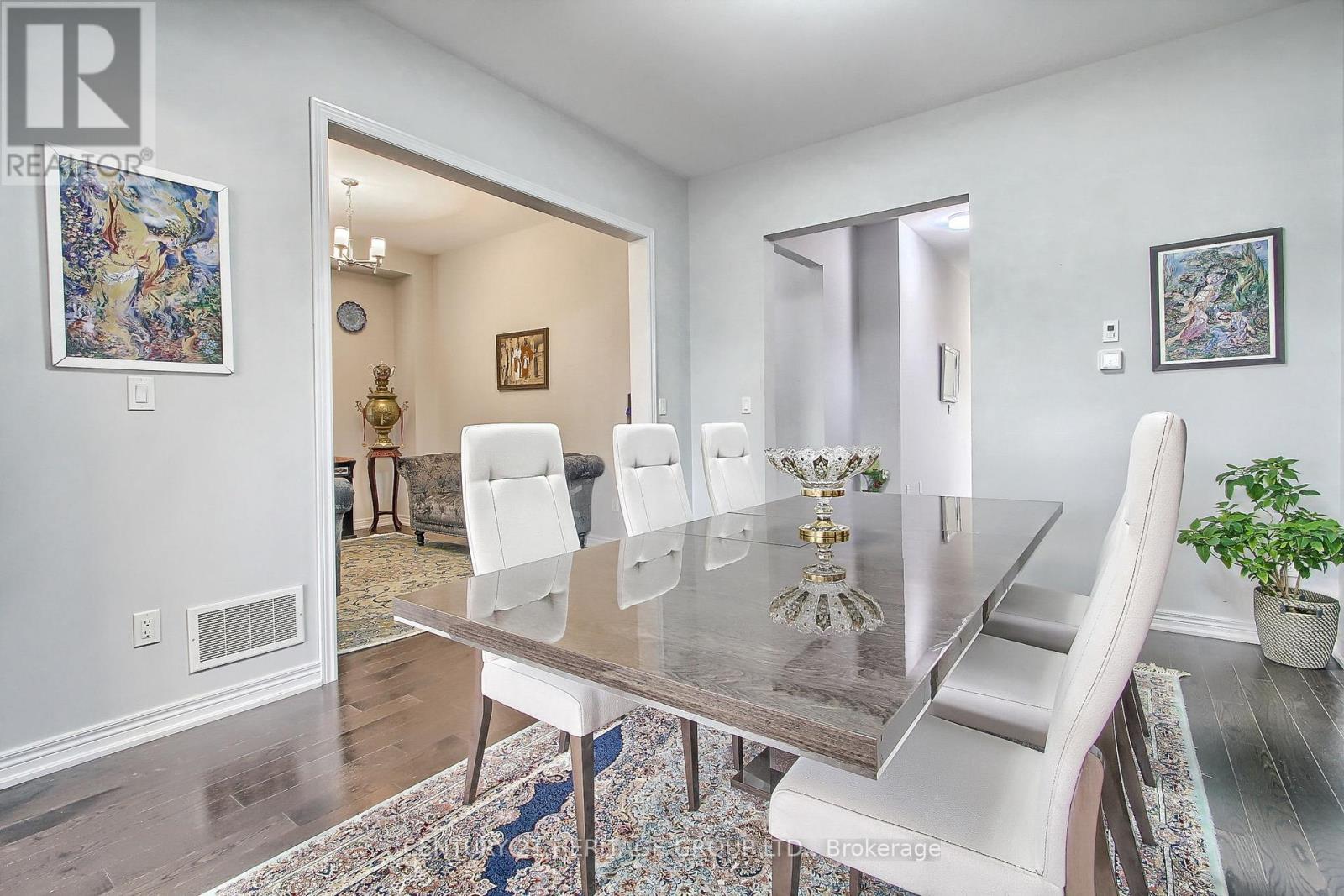 71 Woodhaven Avenue, Aurora, Ontario  L4G 3Y2 - Photo 5 - N12566288