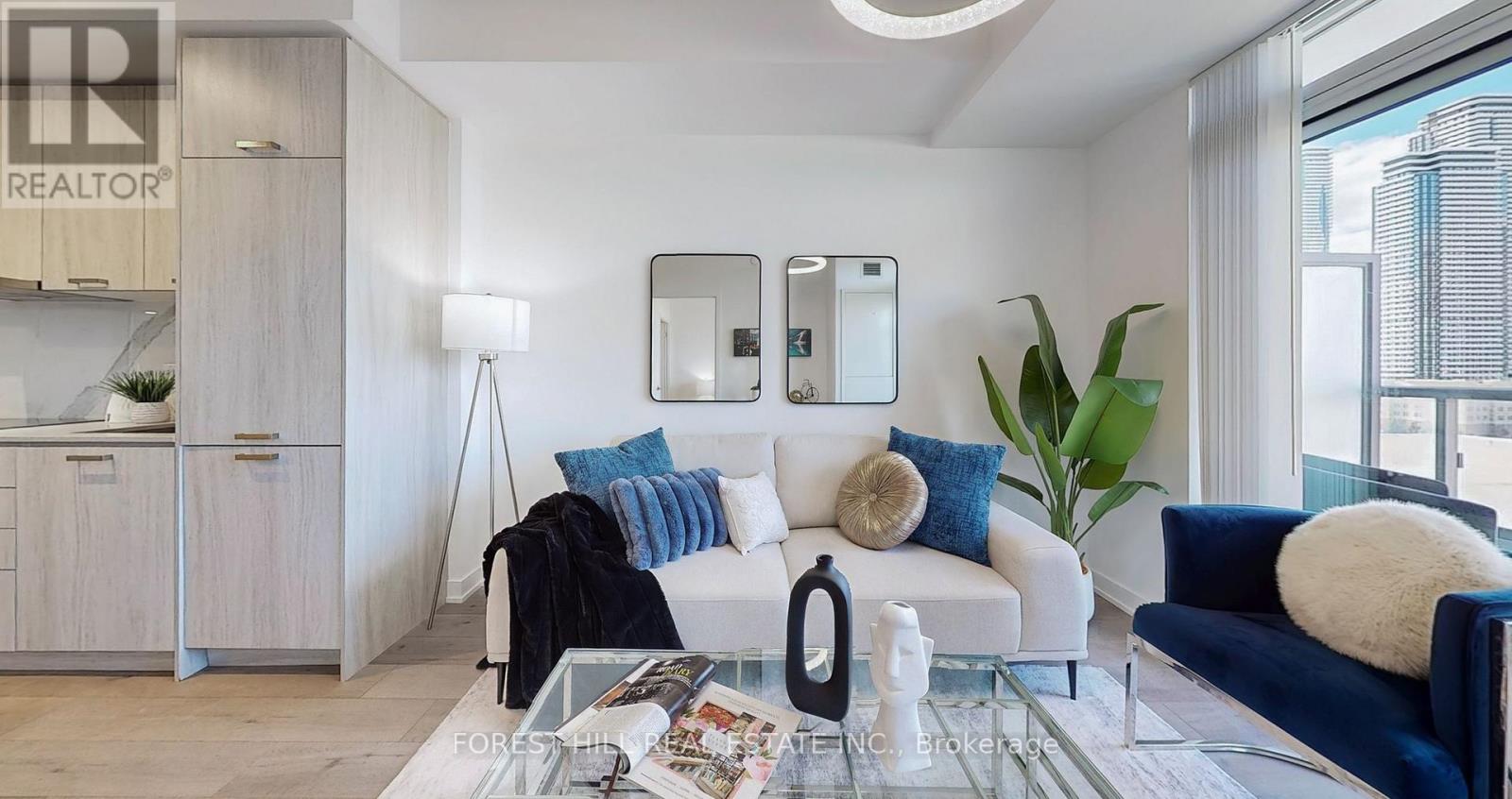 818 - 38 HONEYCRISP CRESCENT, Vaughan, Ontario