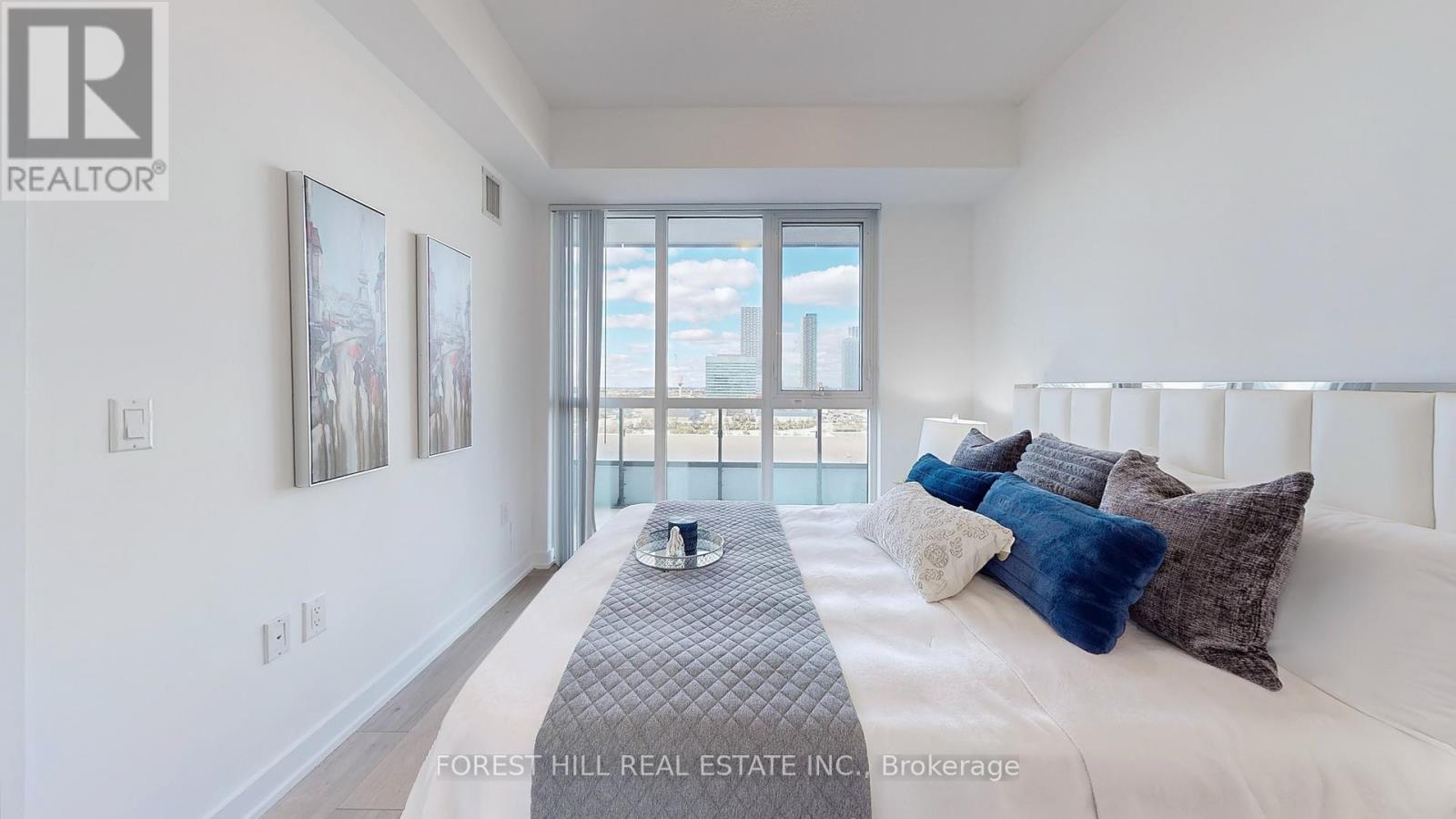 818 - 38 Honeycrisp Crescent, Vaughan, Ontario  L4K 0M7 - Photo 13 - N12566302