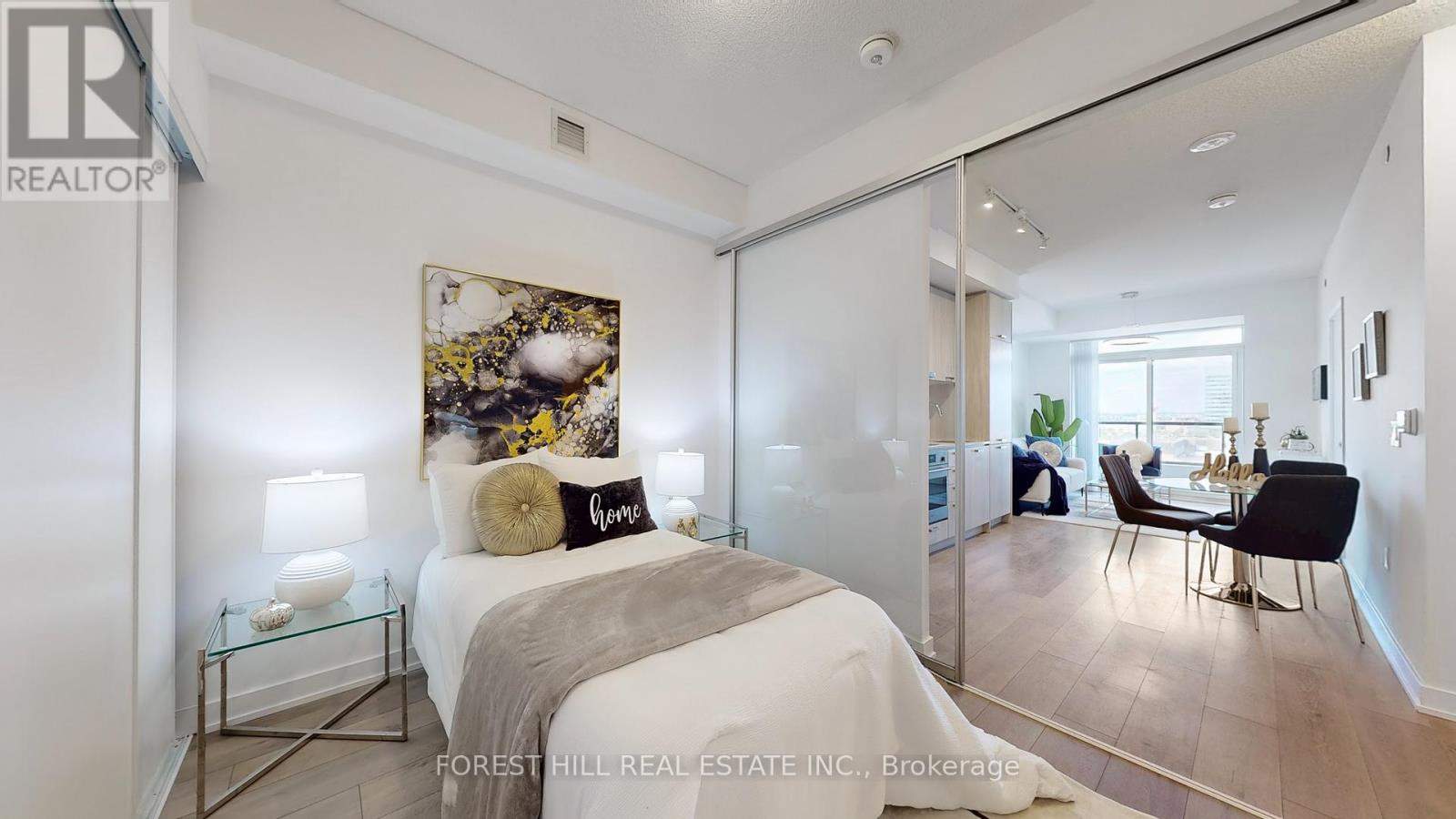 818 - 38 Honeycrisp Crescent, Vaughan, Ontario  L4K 0M7 - Photo 18 - N12566302