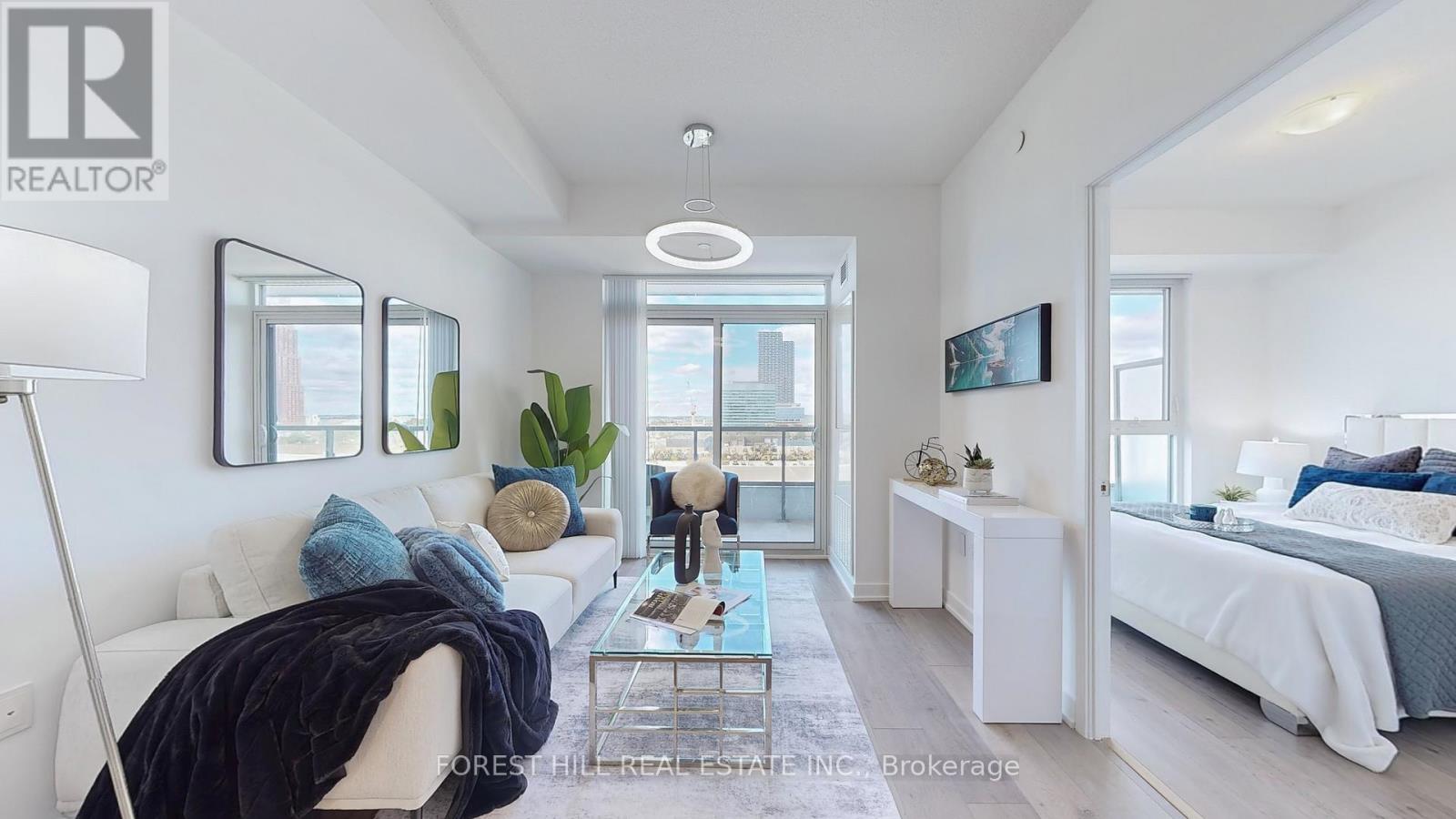 818 - 38 Honeycrisp Crescent, Vaughan, Ontario  L4K 0M7 - Photo 2 - N12566302