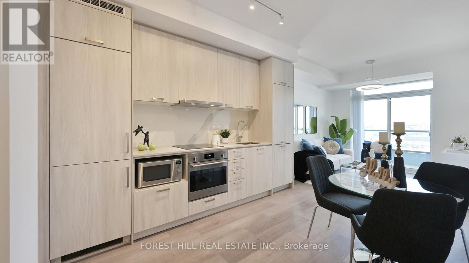 818 - 38 Honeycrisp Crescent, Vaughan, Ontario  L4K 0M7 - Photo 6 - N12566302