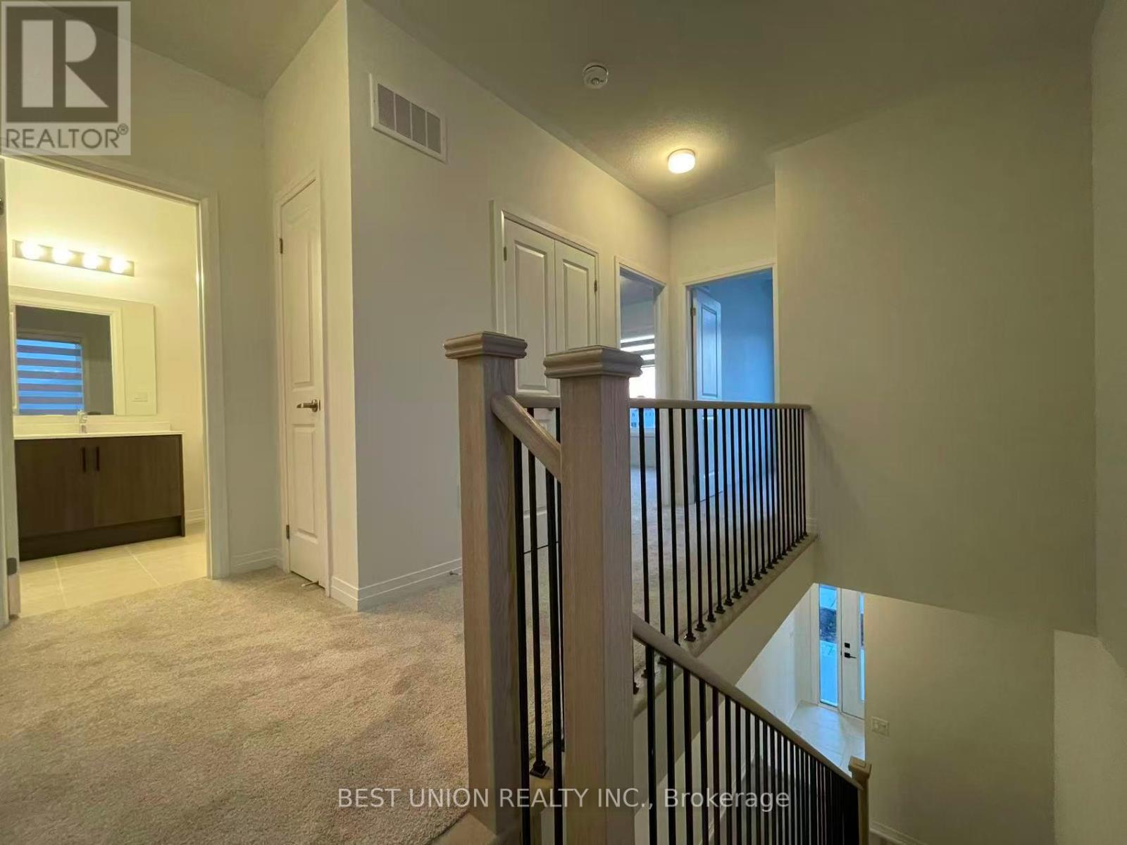 70 Tipp Drive, Richmond Hill, Ontario  L4E 1J3 - Photo 11 - N12566304