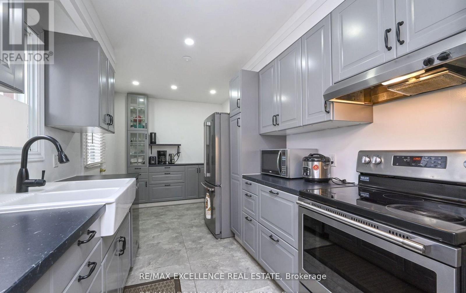 115 Beattie Avenue, New Tecumseth, Ontario  L9K 1C3 - Photo 3 - N12566316