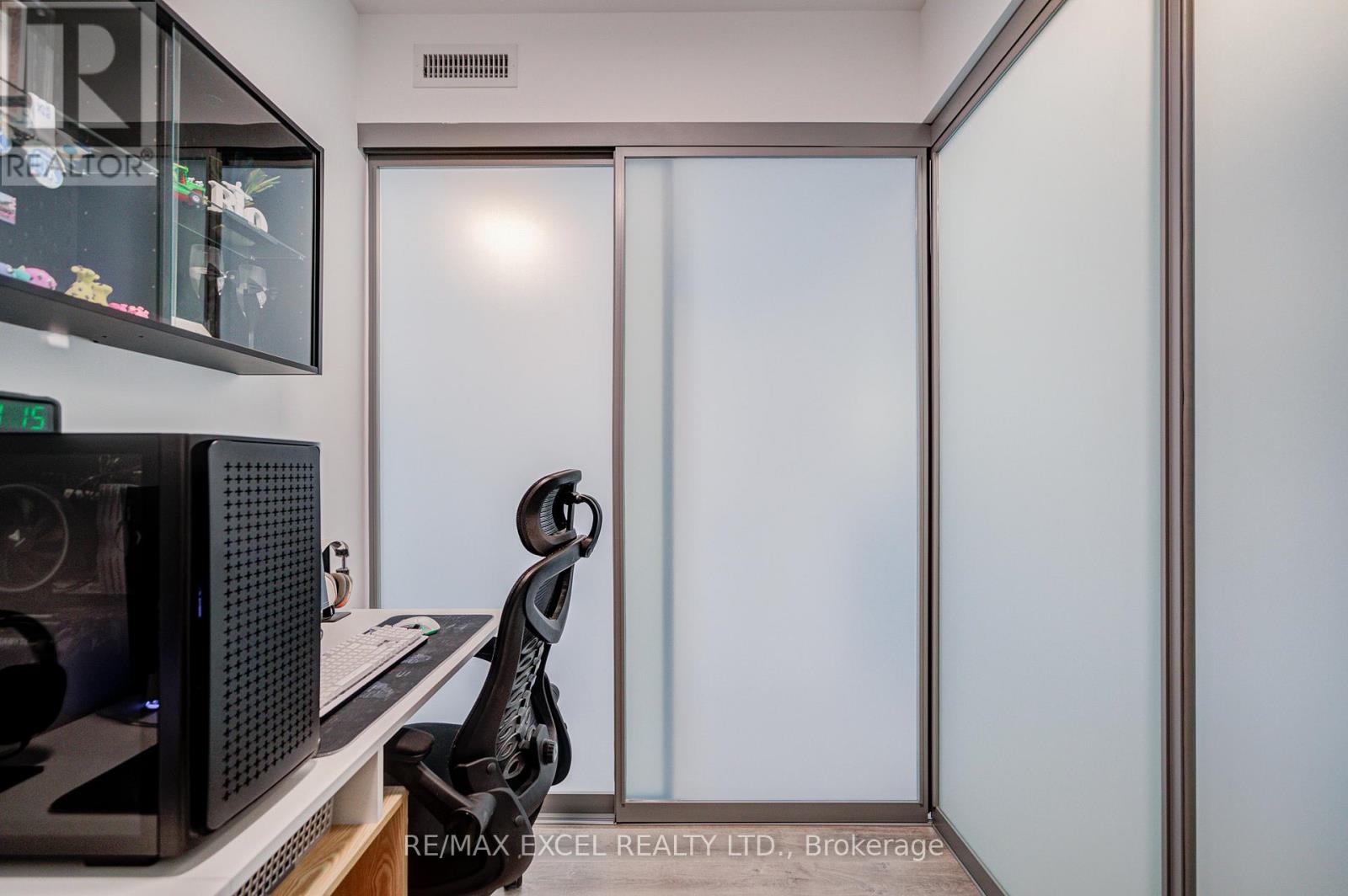 2815 - 12 Gandhi Lane, Markham, Ontario  L3T 0G8 - Photo 18 - N12566326