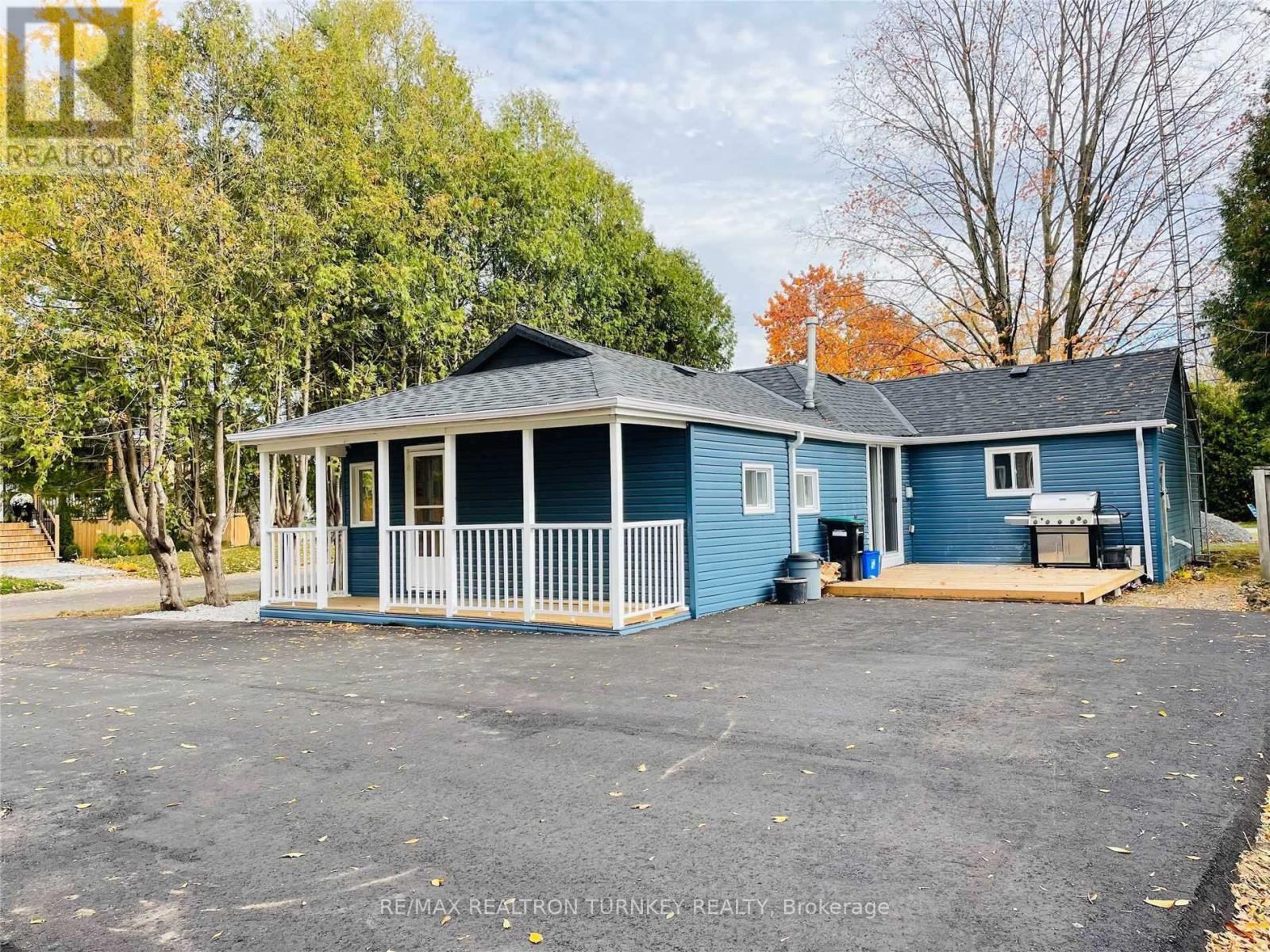 18 RIVER DRIVE, East Gwillimbury, Ontario