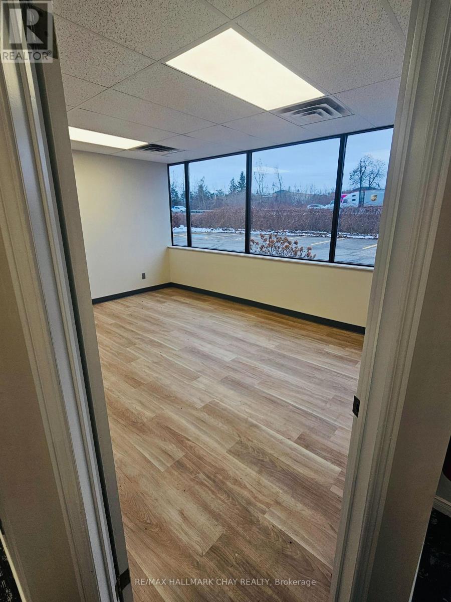 6 - 90 Saunders Road, Barrie, Ontario  L4N 9G8 - Photo 6 - S12566348