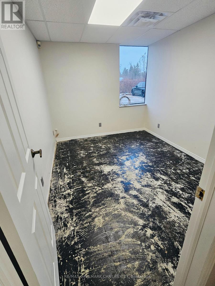 6 - 90 Saunders Road, Barrie, Ontario  L4N 9G8 - Photo 8 - S12566348