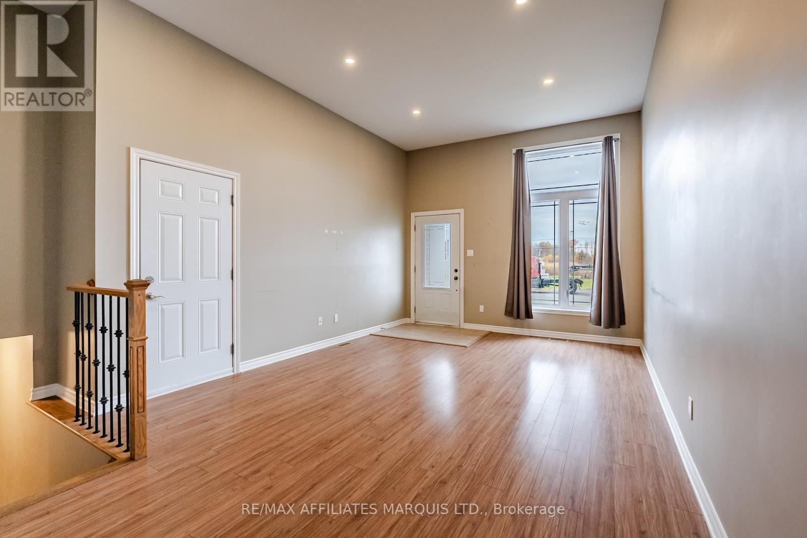 660 Hamilton Crescent, Cornwall, Ontario  K6H 7B5 - Photo 5 - X12566388