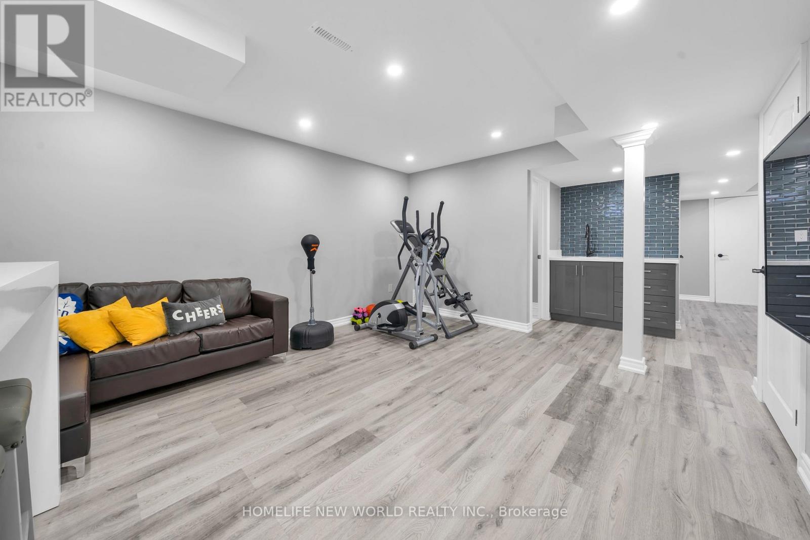 60 Bloomgate Crescent, Richmond Hill, Ontario  L4E 4E2 - Photo 26 - N12561216